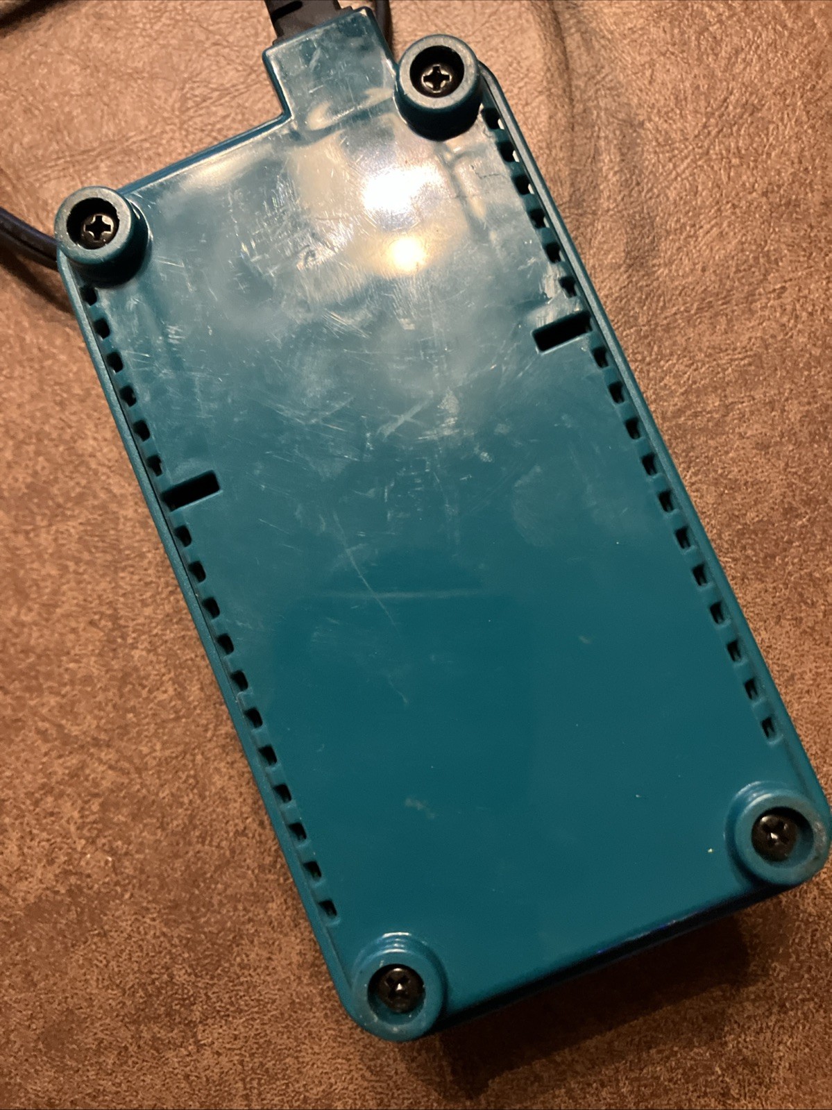 Makita DC9700A Battery Fast Charger 115V 35W 60 Hz In DC7.2V, DC9.6V 1.5A Output