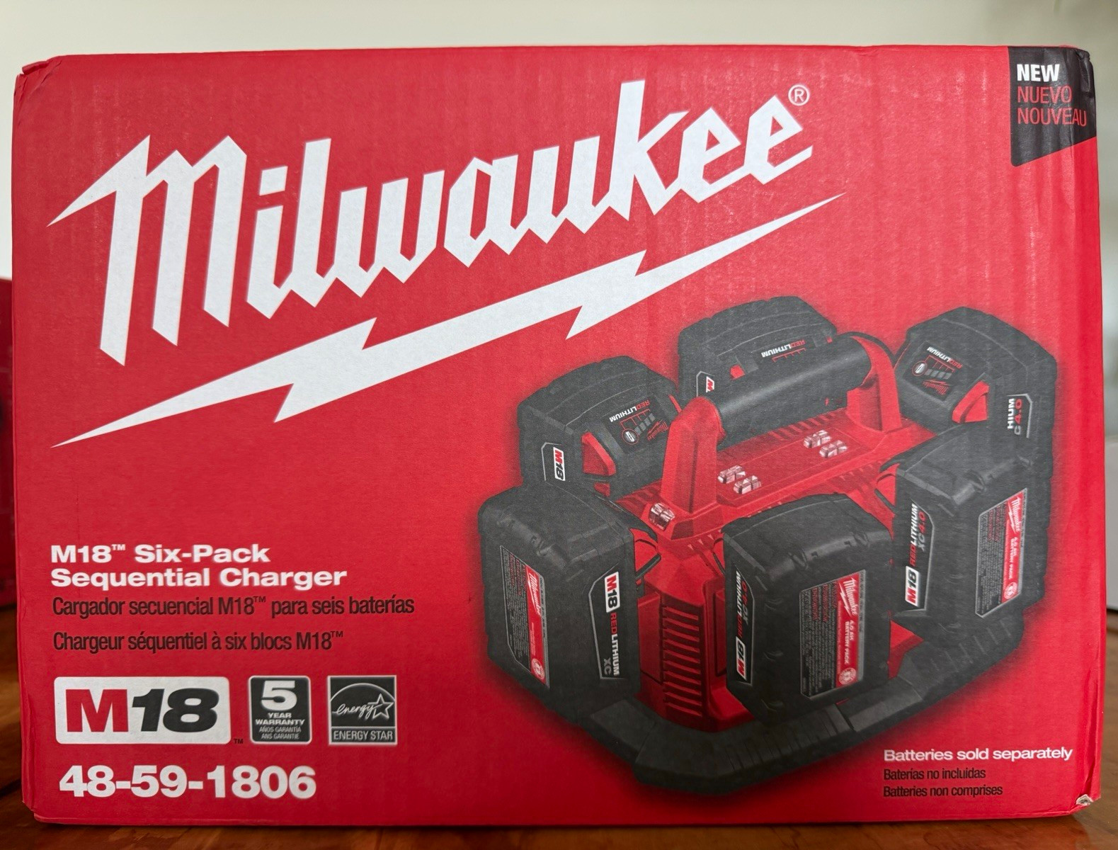 Milwaukee M18 18V 6-Bay Sequential Battery Charger, 48-59-1806
