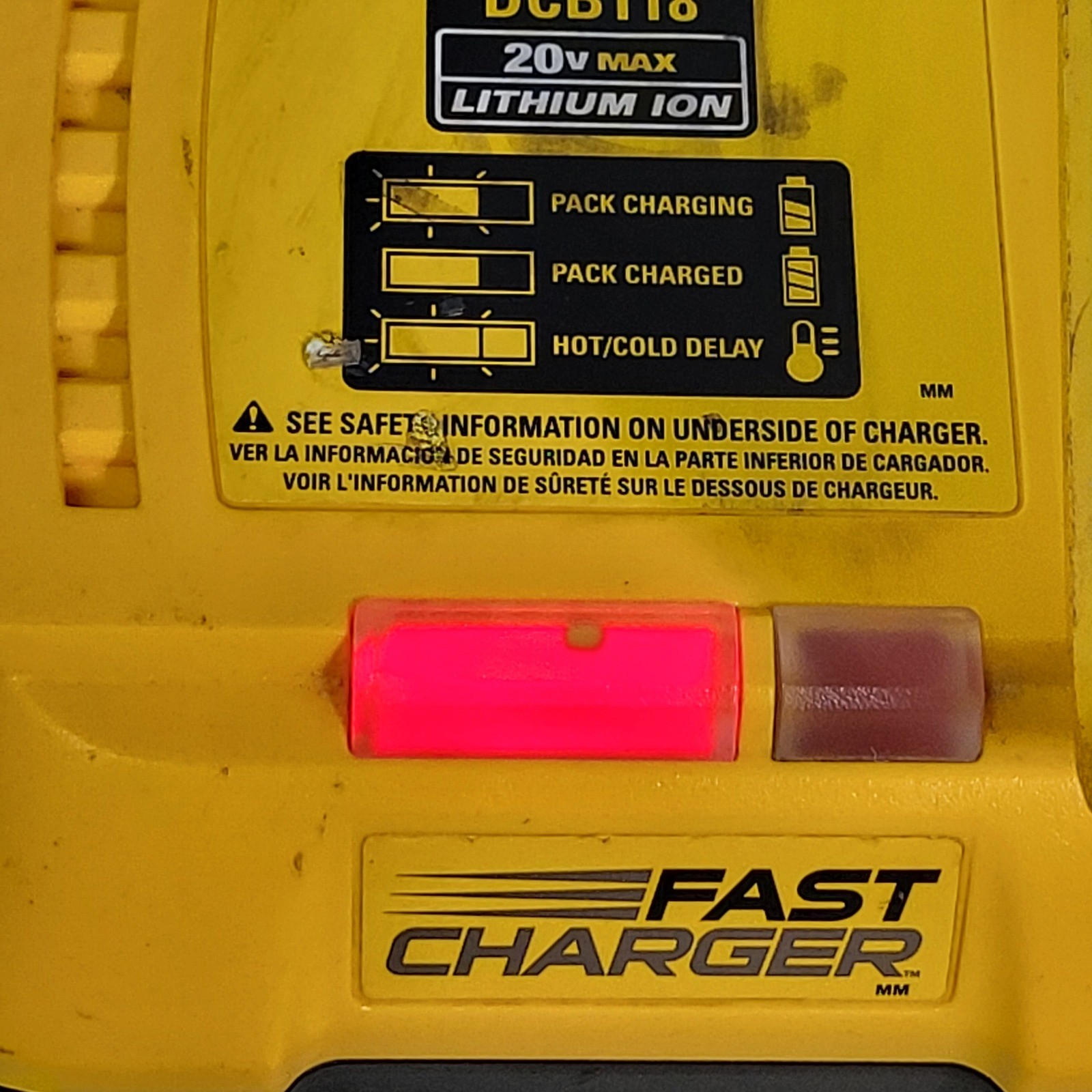 DeWalt DCB118 20V MAX Lithium Ion Fan Cooled Fast Battery Charger Yellow Black*