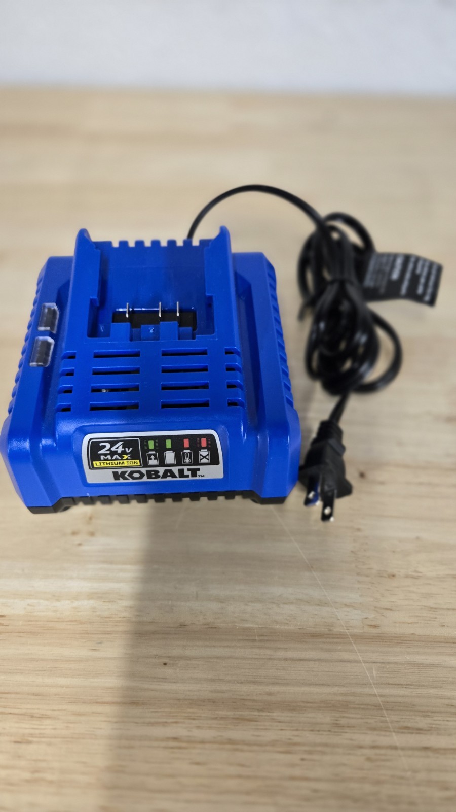 Kobalt 24V Lithium-ion Battery Charger KRC 2445-03 Used, 1 Rubber Foot Missing