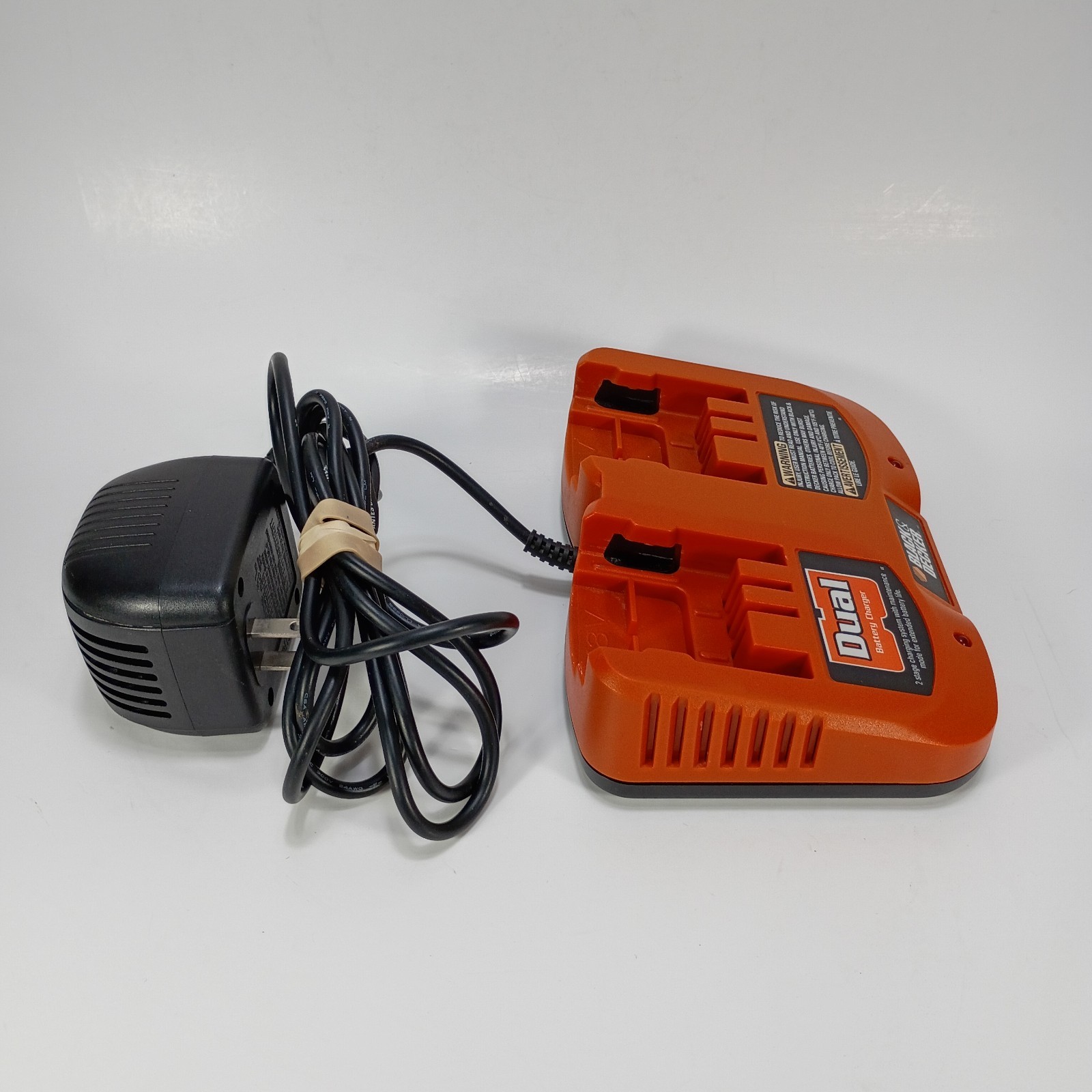 Black & Decker UD-18V2C Dual 18 Volt Battery Charger ONLY