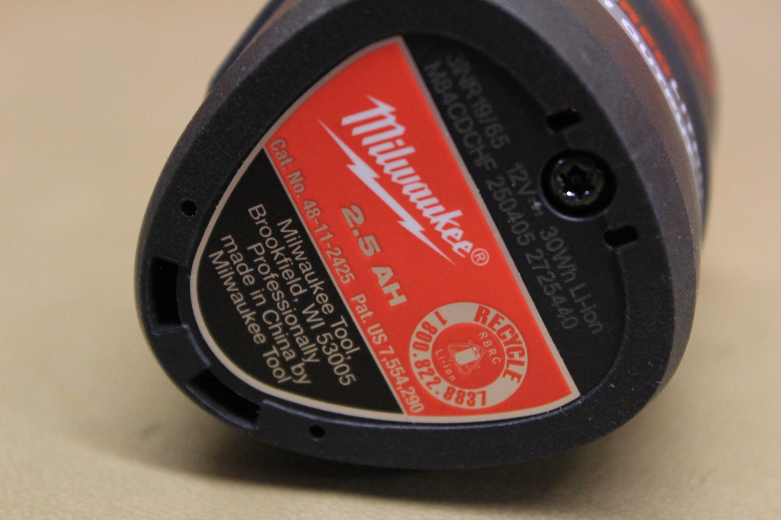Genuine MILWAUKEE 48-59-1812 18V M12 / M18 Charger W/ 48-11-2425 Battery