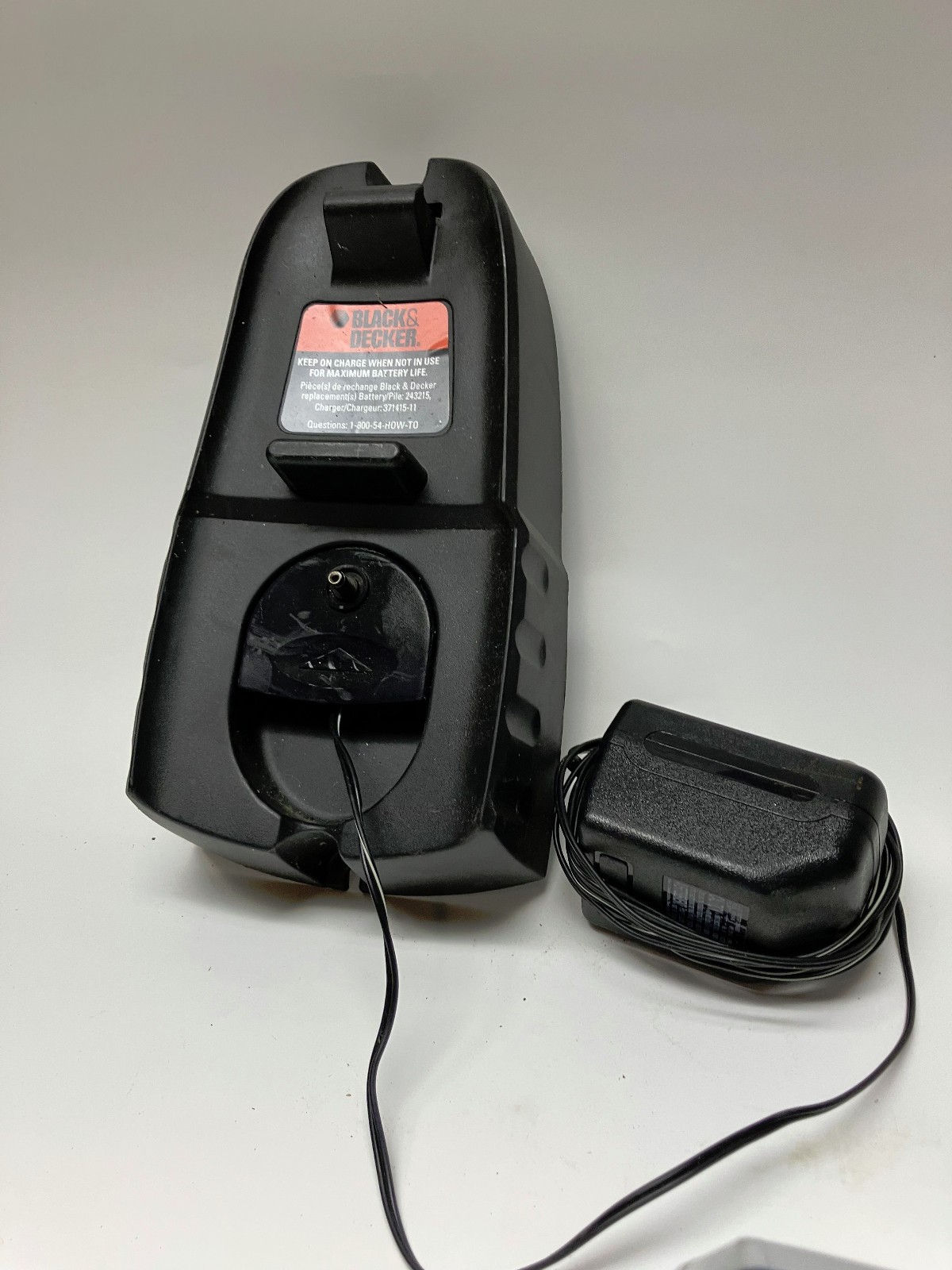 Black & Decker 371415-11 Black 13VDC Class II Battery Charger Cradle free shipp