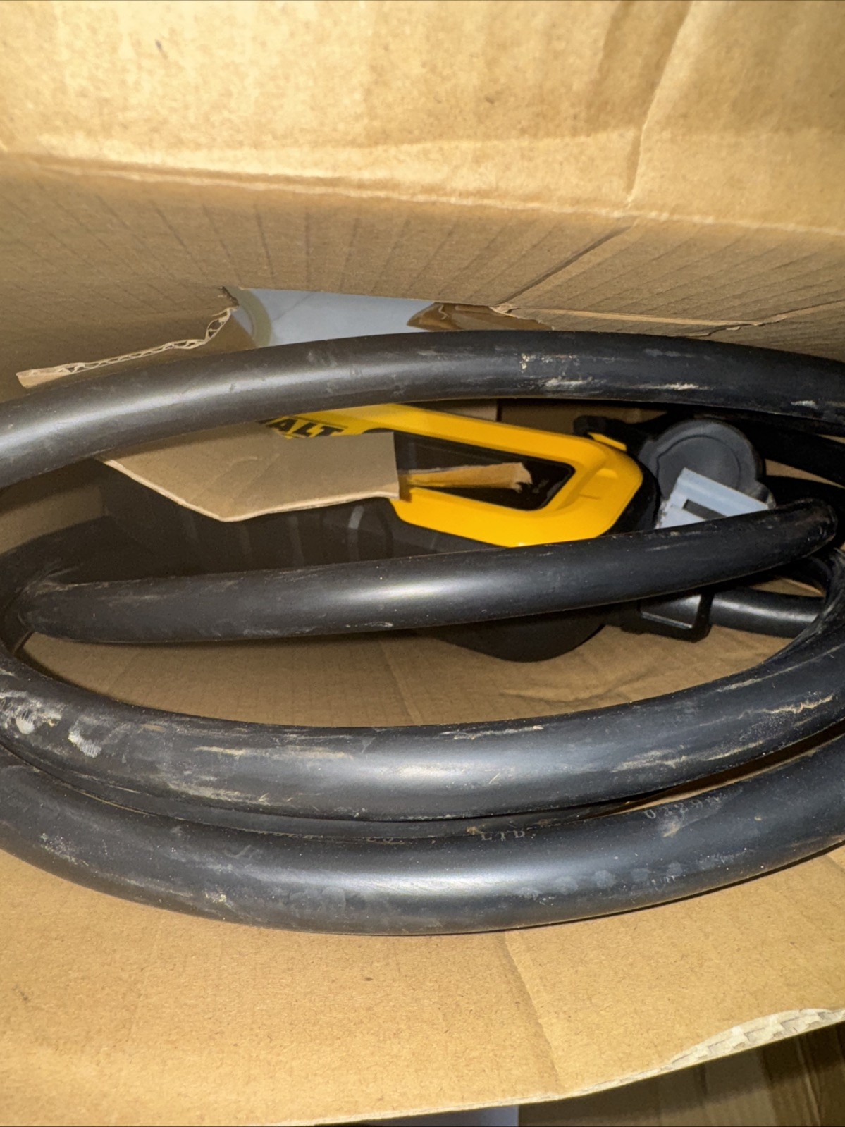 DEWALT Portable EV Charger 120-240V Level 2 Charger up to 32 Amps *OPENBOX*