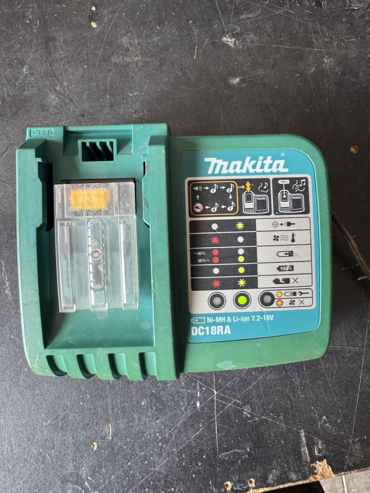 Makita DC18RA Green Fast Battery Charger 7.2V-18V Single Battery