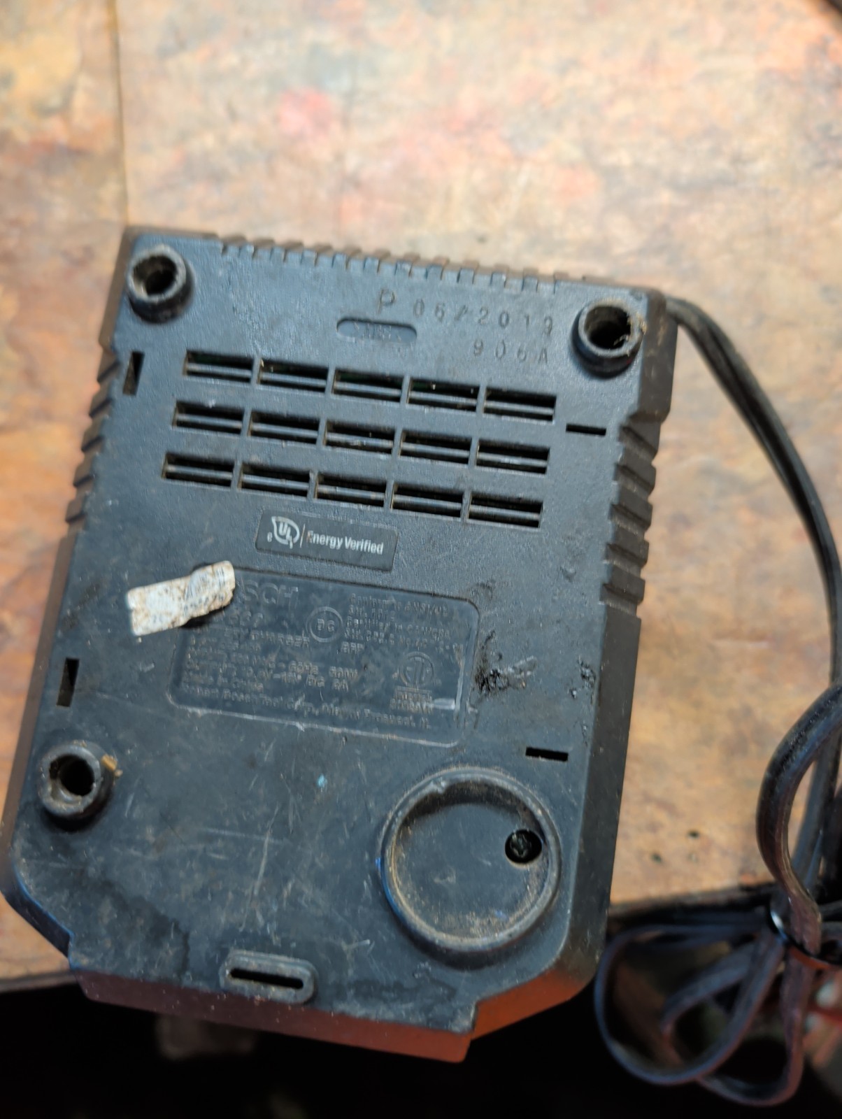 Bosch BC660 18V Battery Charger – Black