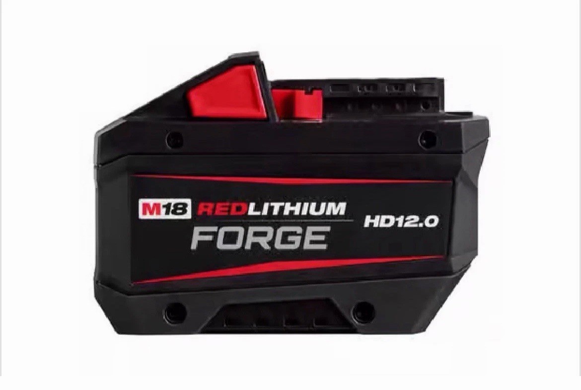 Milwaukee M18 Six Bay Daisy Chain Rapid Charger Plus (2) 12 Amp Forge Battery!