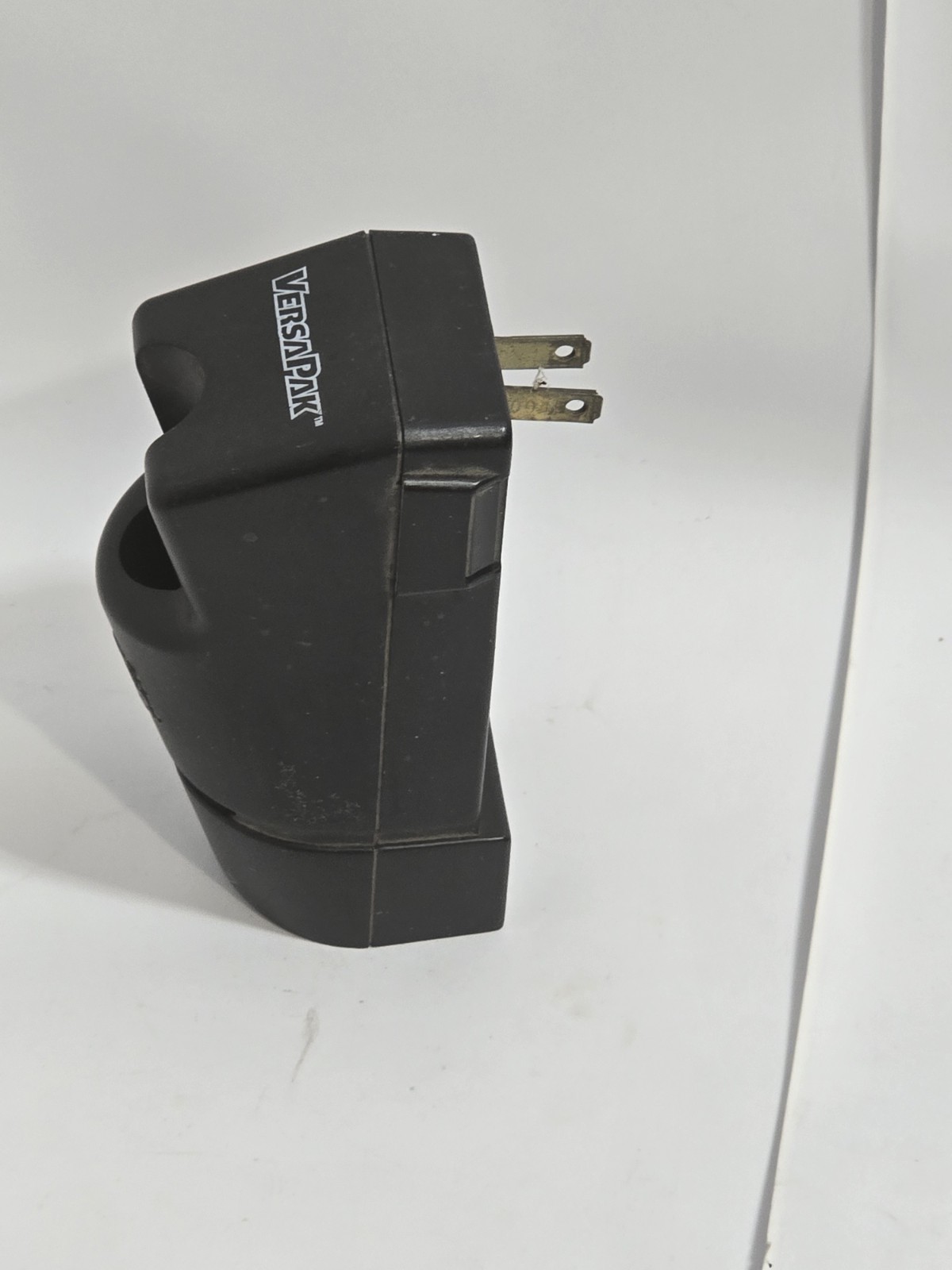 Black & Decker VersaPak Battery Charger VP131 for 3.6 Volt Battery 387101-00