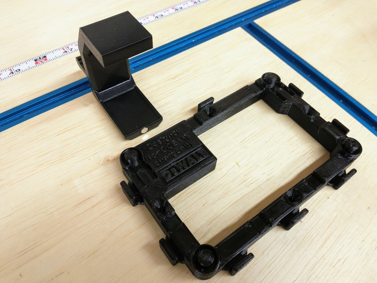 Wall Mount For DeWalt DCB118 Charger With Optional 20v Max Battery Mounts
