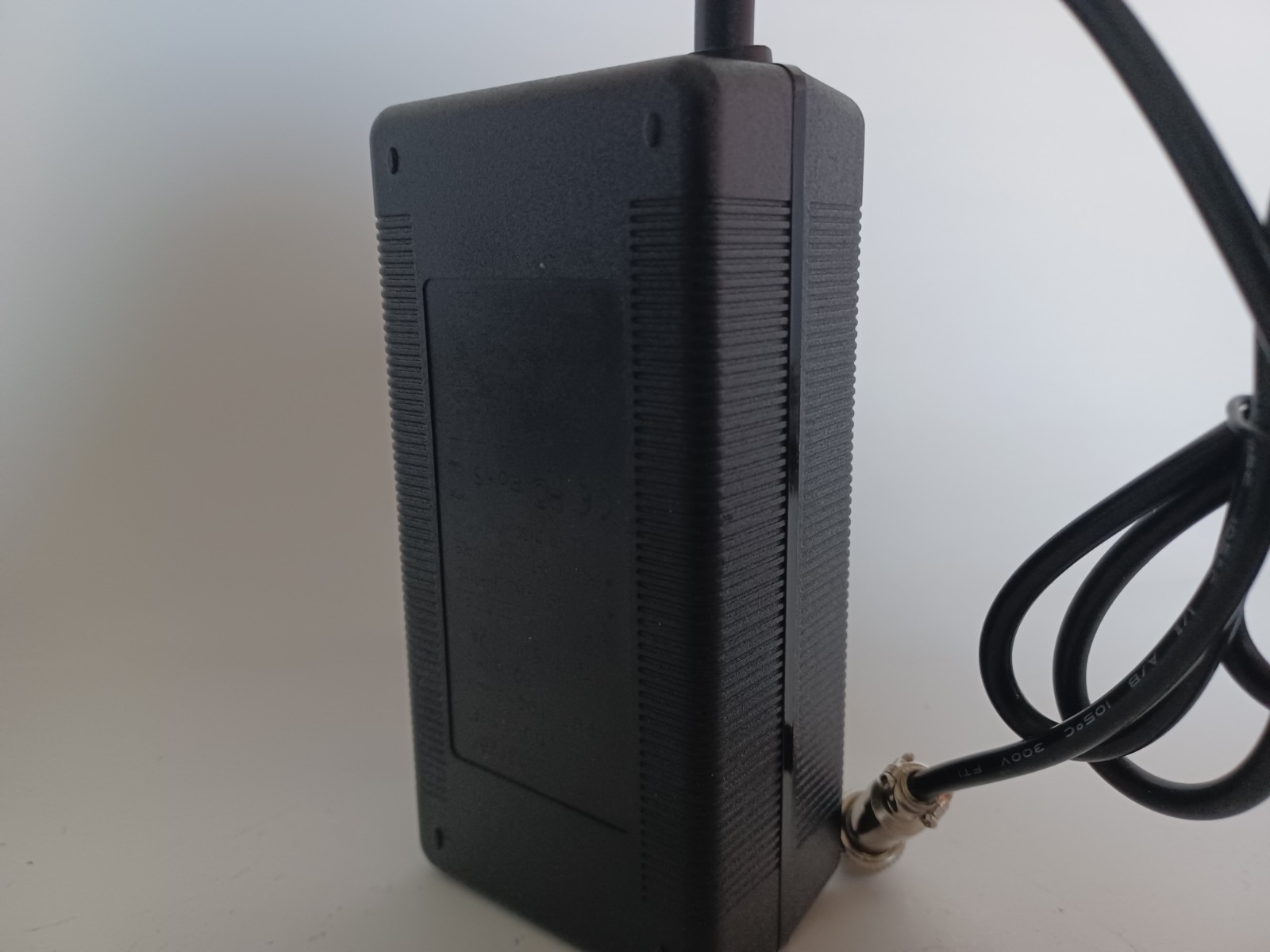36V Li-ion Charger DJ-150E 2A-NO PLUG attachment Black