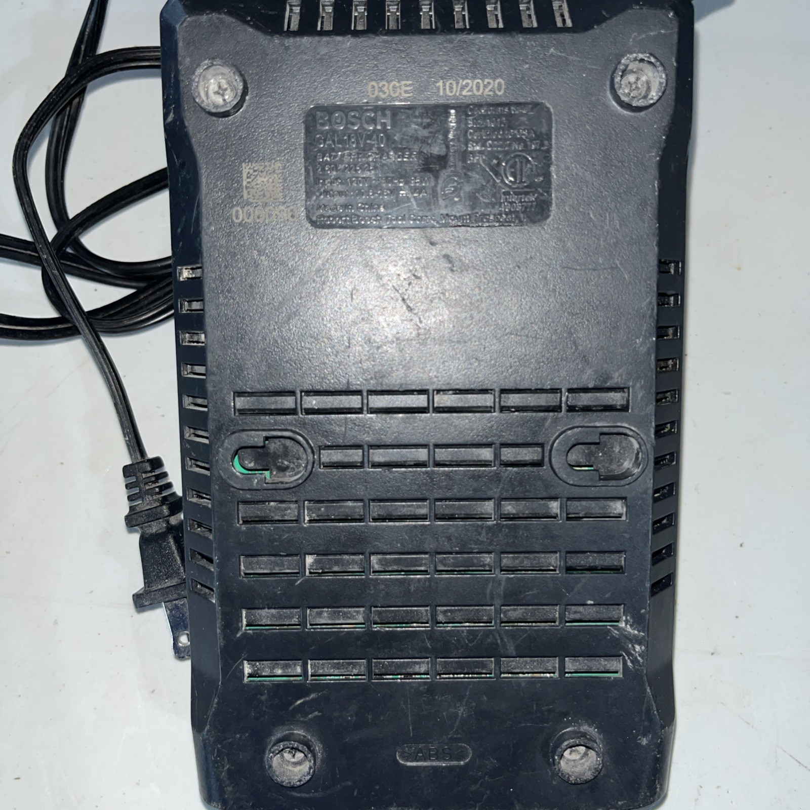 Bosch Professional Fast Battery Charger GAL 18V-40