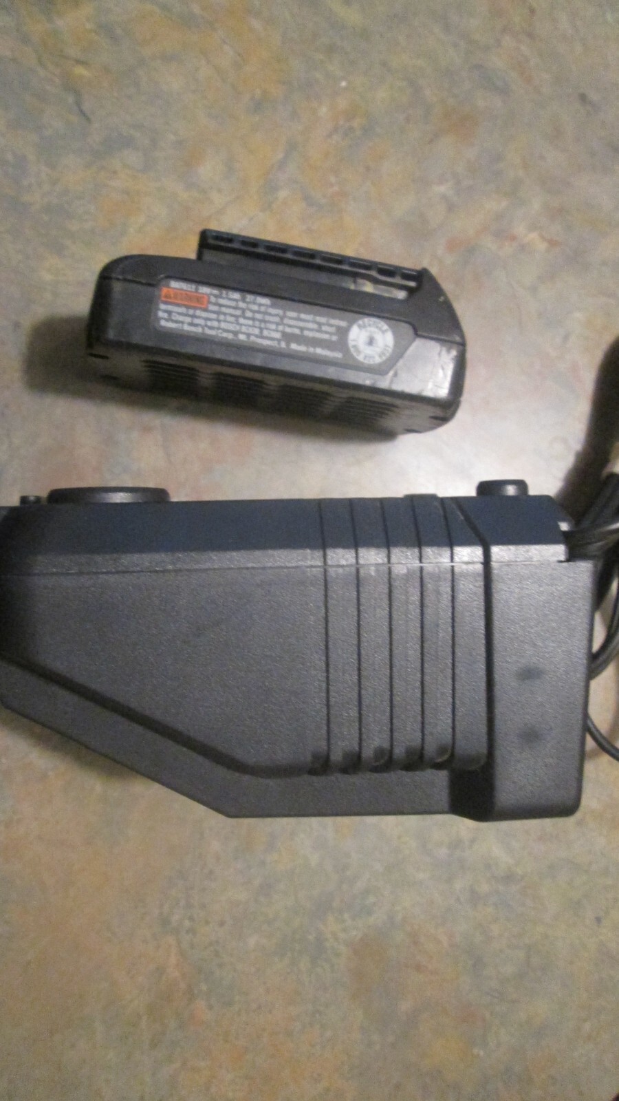 Bosch BC660 120 Volts AC input battery Charger & Bosch BAT611 18 V battery