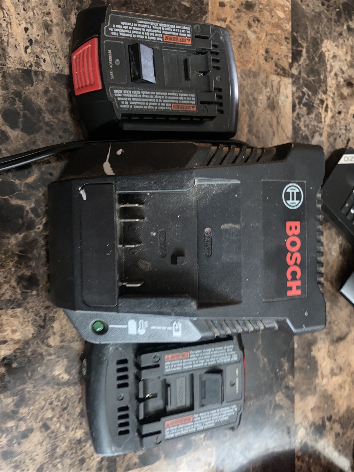 Bosch BC660 18-volt Lithium-Ion Battery Charger With 2 Batteries