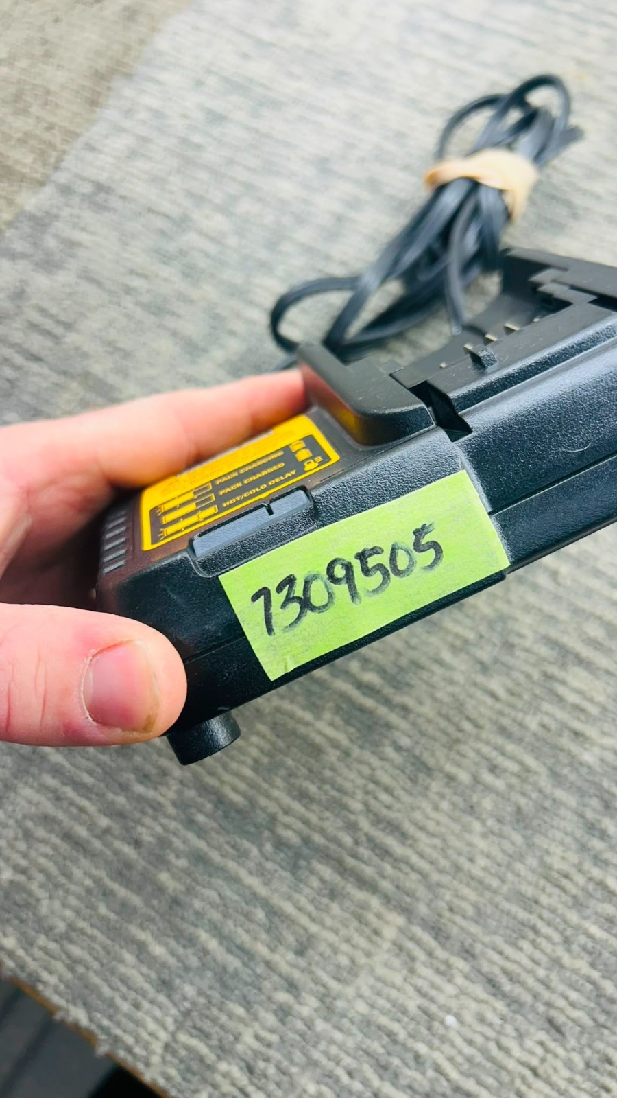 DEWALT DCB115 12V 20V MAX Lithium Ion Fast Battery Charger Genuine 7309505