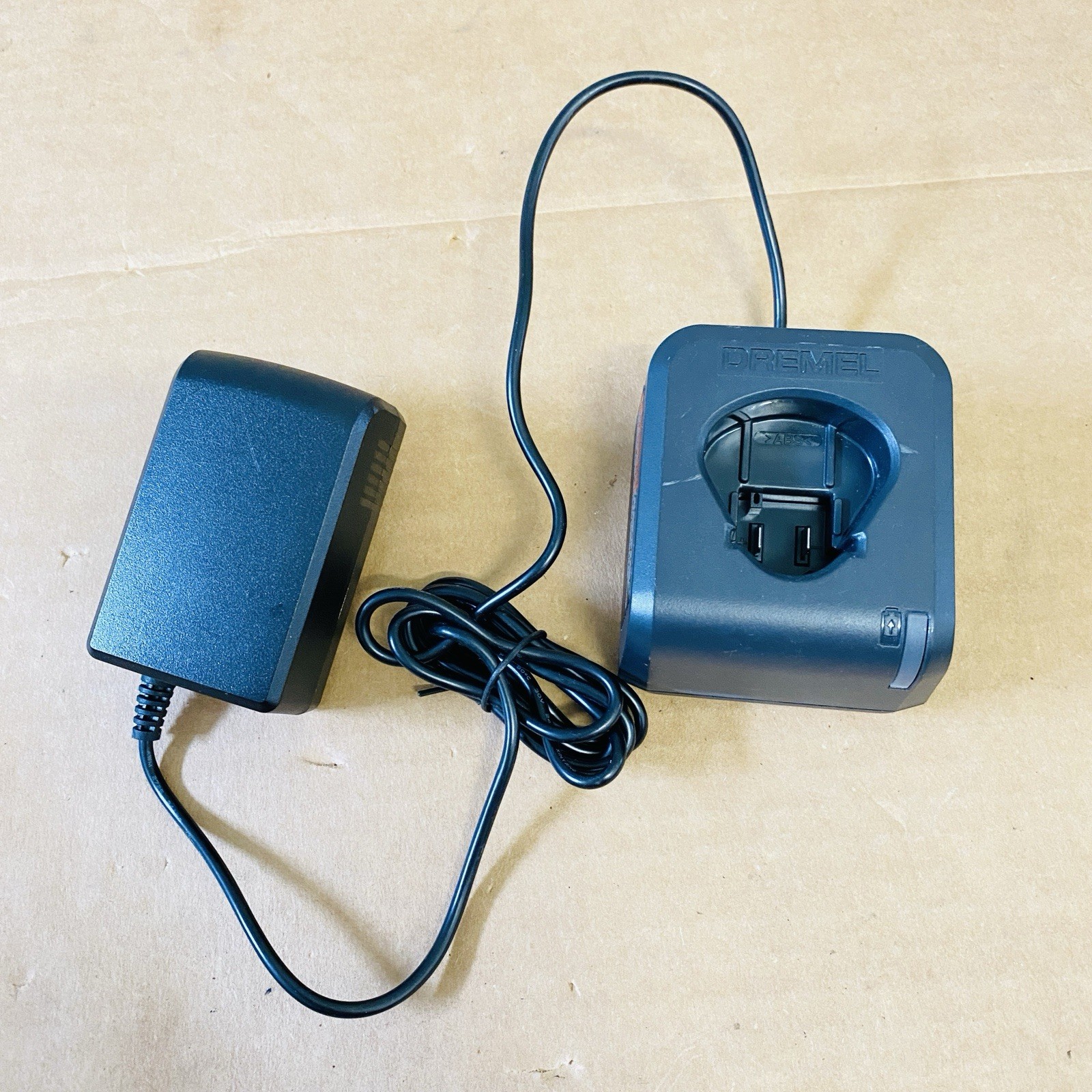 DREMEL GAL12V-20 OEM 7.2V 10.8V 12V Max Lithium Battery Charger , Tested Works
