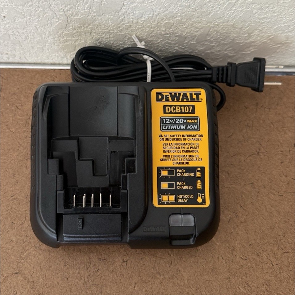 DEWALT DCB107 12V/20V MAX Lithium-Ion Battery Charger, Black