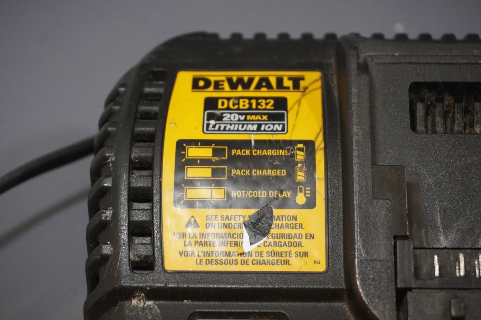 DEWALT DCB132 Multi-Voltage Dual Port Charger 220V 12V / 20V/ 60V Compatible