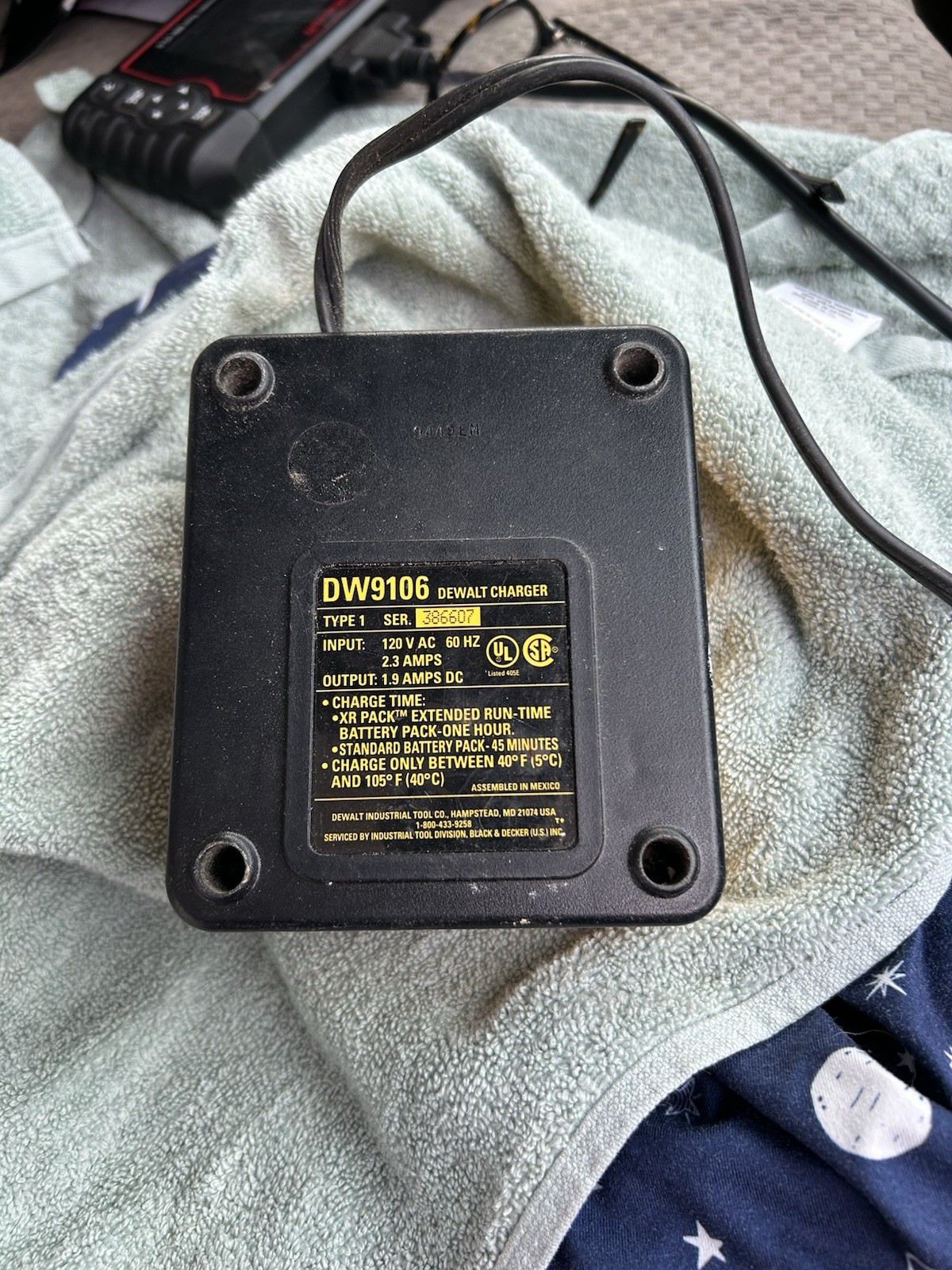 Dewalt DW9106 Battery Charger XR Pack One Hour Charge 7.2 to 14.4v Yellow