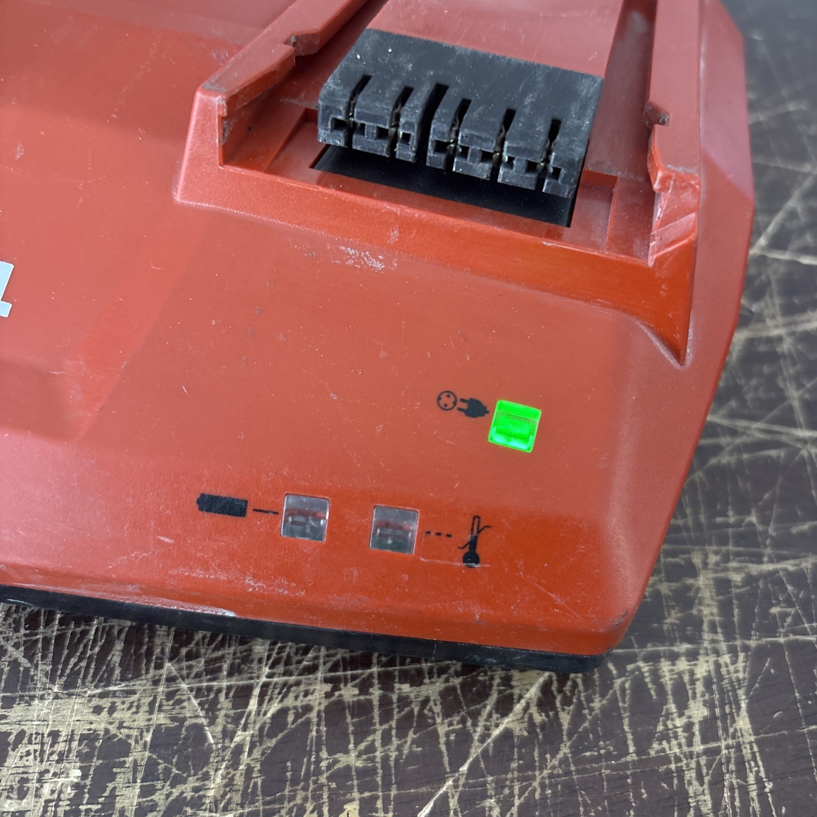 Hilti C4/36 – MC4 Multi 4-Bay Charger 115V Compatible w/ 22V 36V Batteries – 32