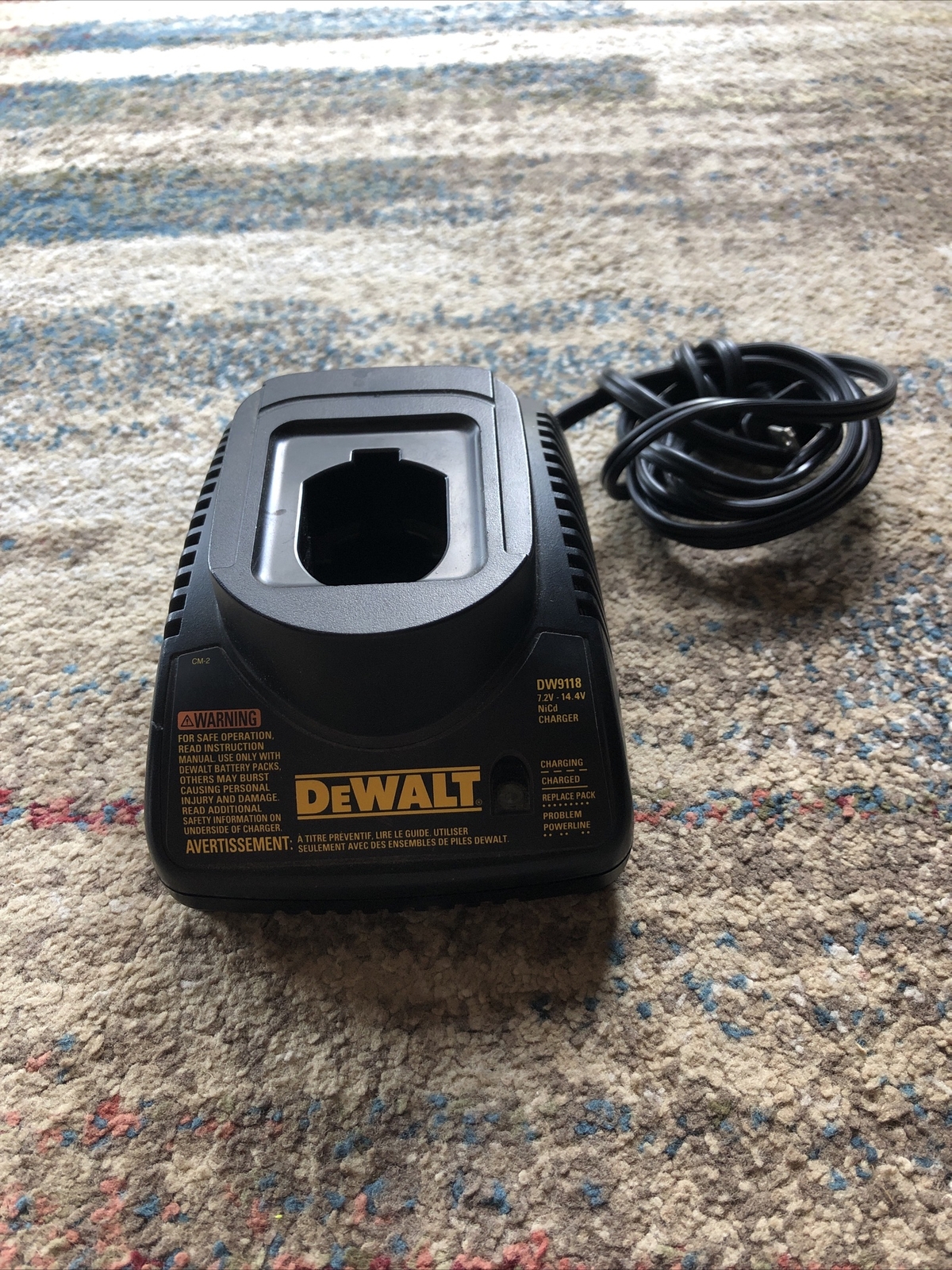 Dewalt 7.2V-14.4V One Hour Battery Charger Model DW9118 Works
