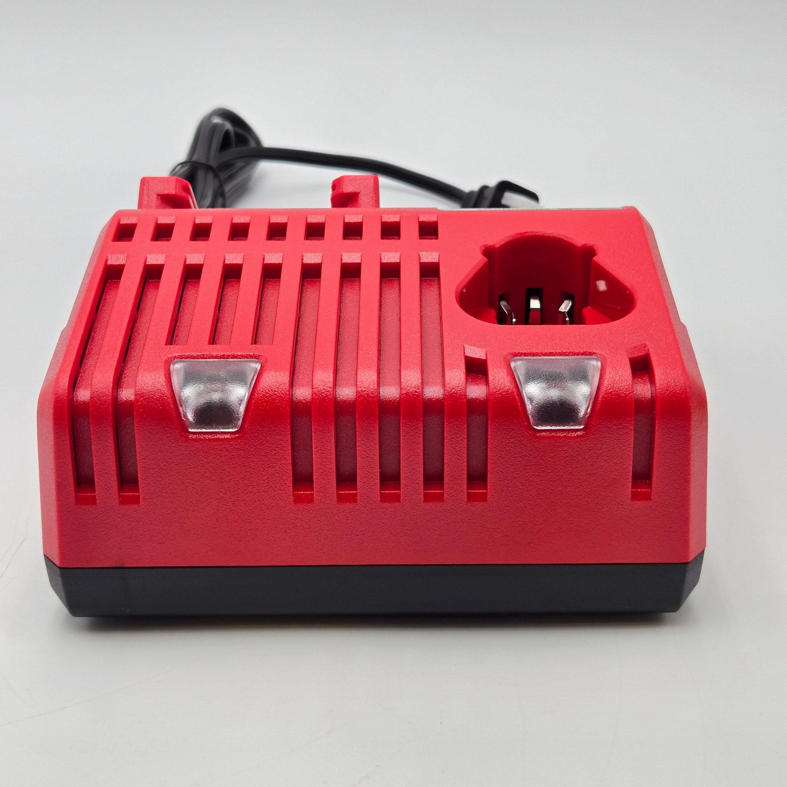 Milwaukee 12V/18V Red Power Tool Battery Charger Model M12 M18 48-59-1812 – New