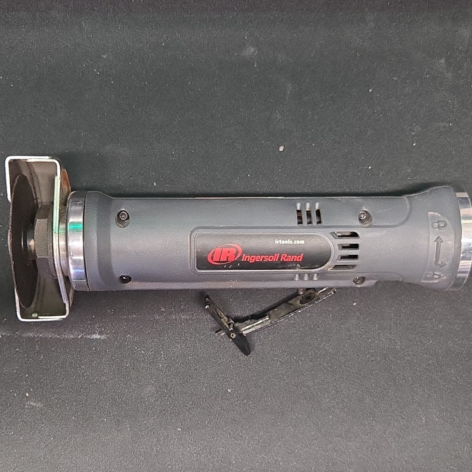 Ingersoll Rand BC20 IQ Battery Charger, Gray, 7.2-11V and 3″ Cutoff tool