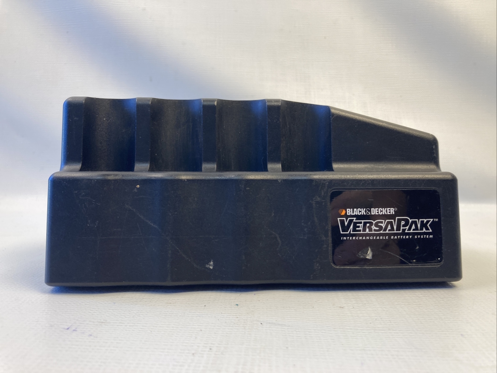 Black & Decker Versa-Pak Battery Charger Model VP160 4 Port 2U26800#4