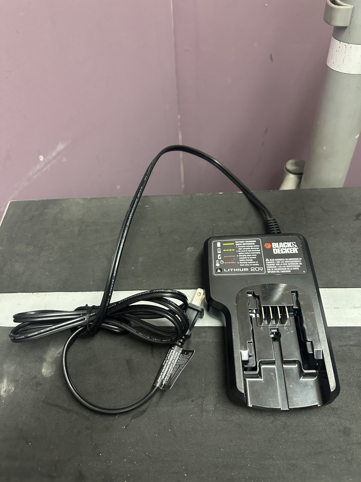 Black & Decker Lithium 20v Battery Charger Model LCS20 406A Type 1 no box