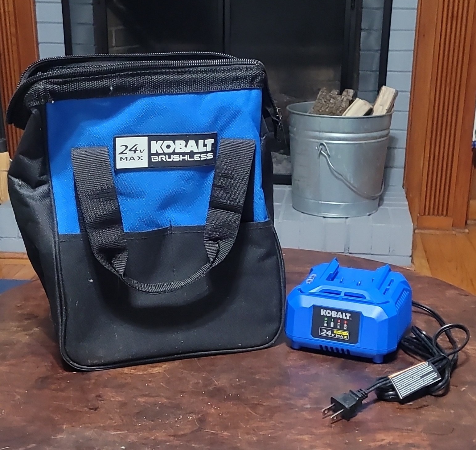 Never Used Kobalt 24V Max 85 W Battery Charger KCH 2401-03 w/ Tool Bag