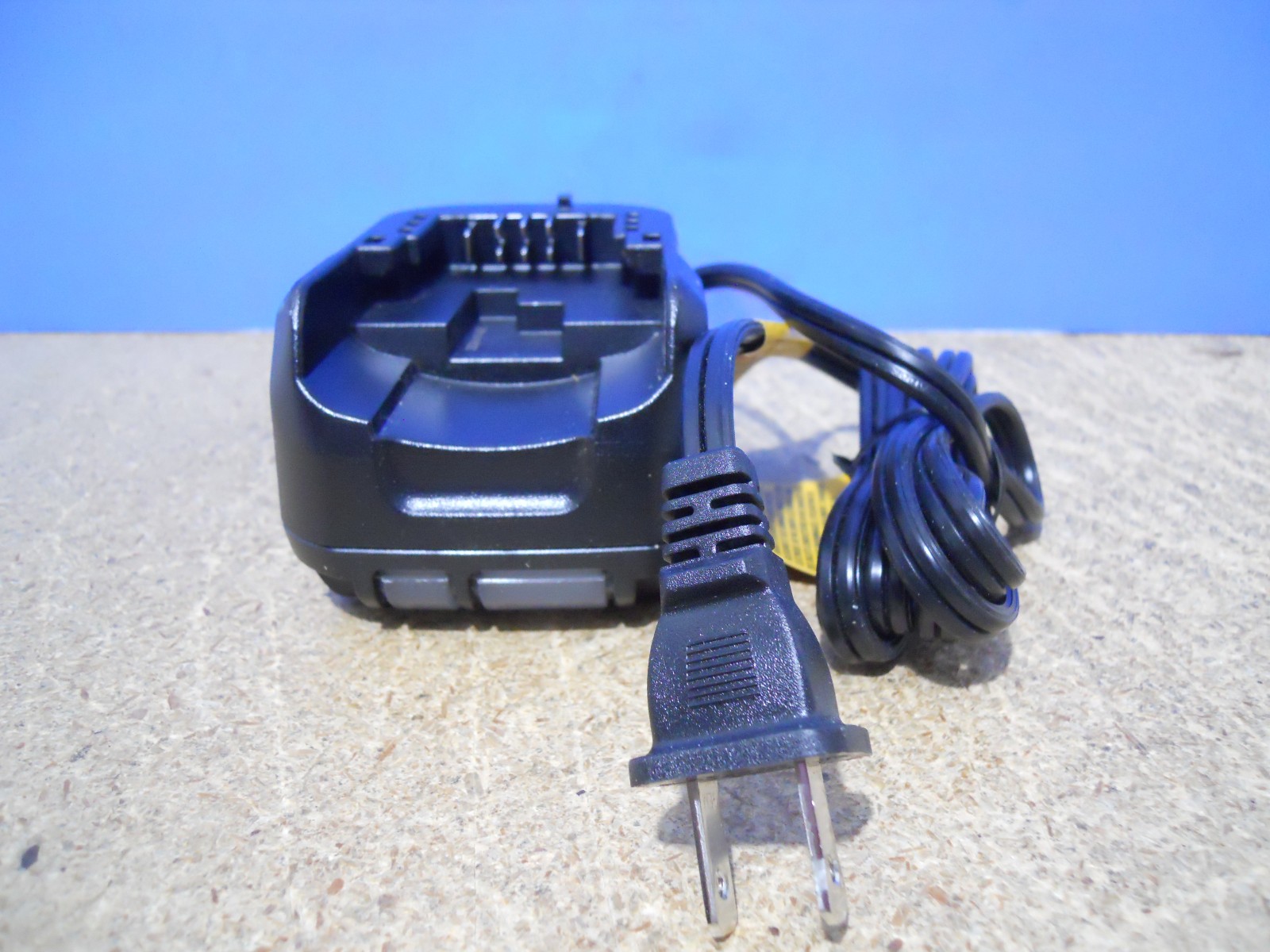 Dewalt Battery Charger 12/20V Max Flexvolt Lithium-Ion 2 AMP, DCB1102