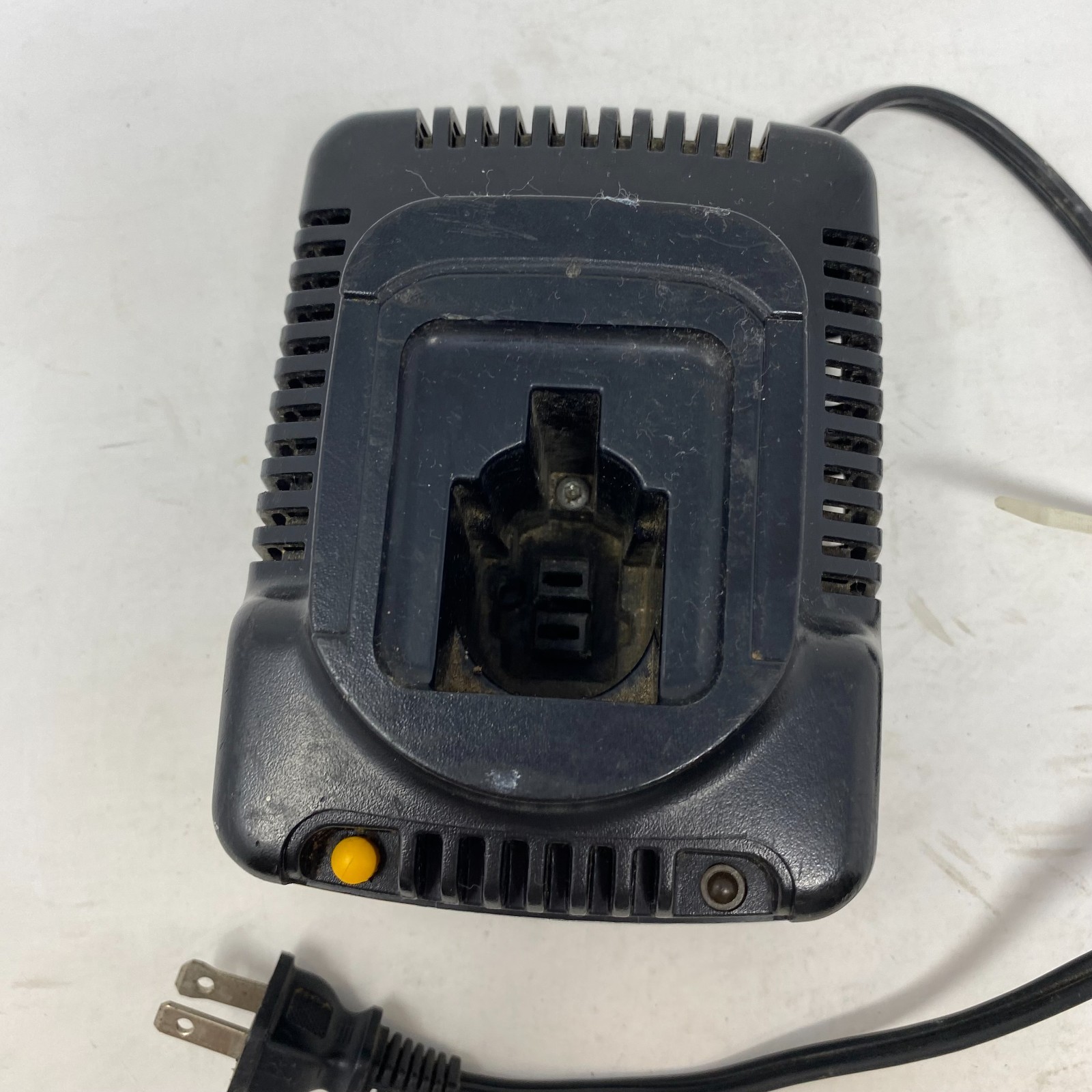 DeWalt DW9116 1 Hour NiCd Battery Charger 7.2V – 14.4V 18V WITH TUNE UP BUTTON