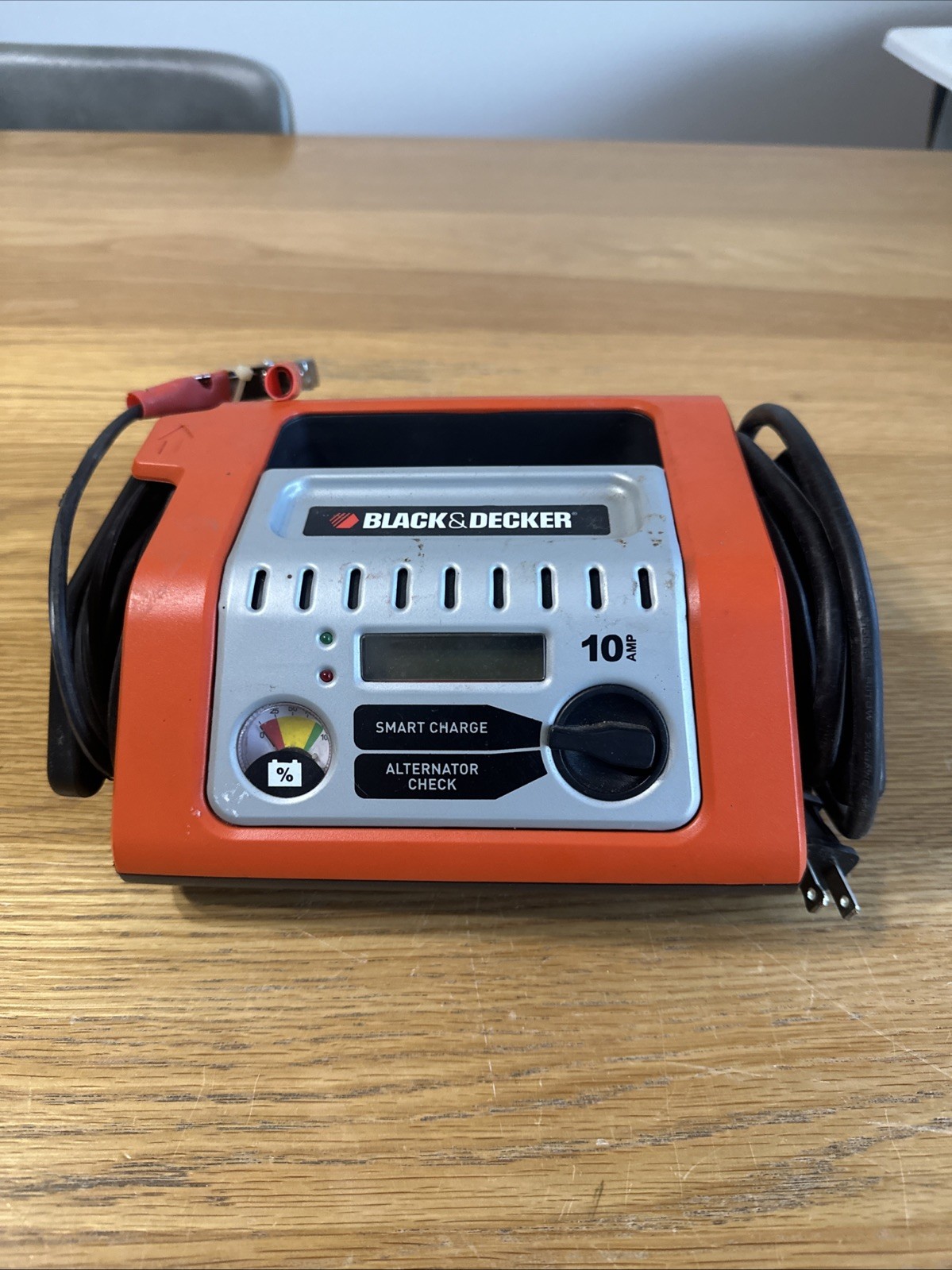 WORKING Black & Decker Battery Charger 10 Amp Input 120V Model BCS10B