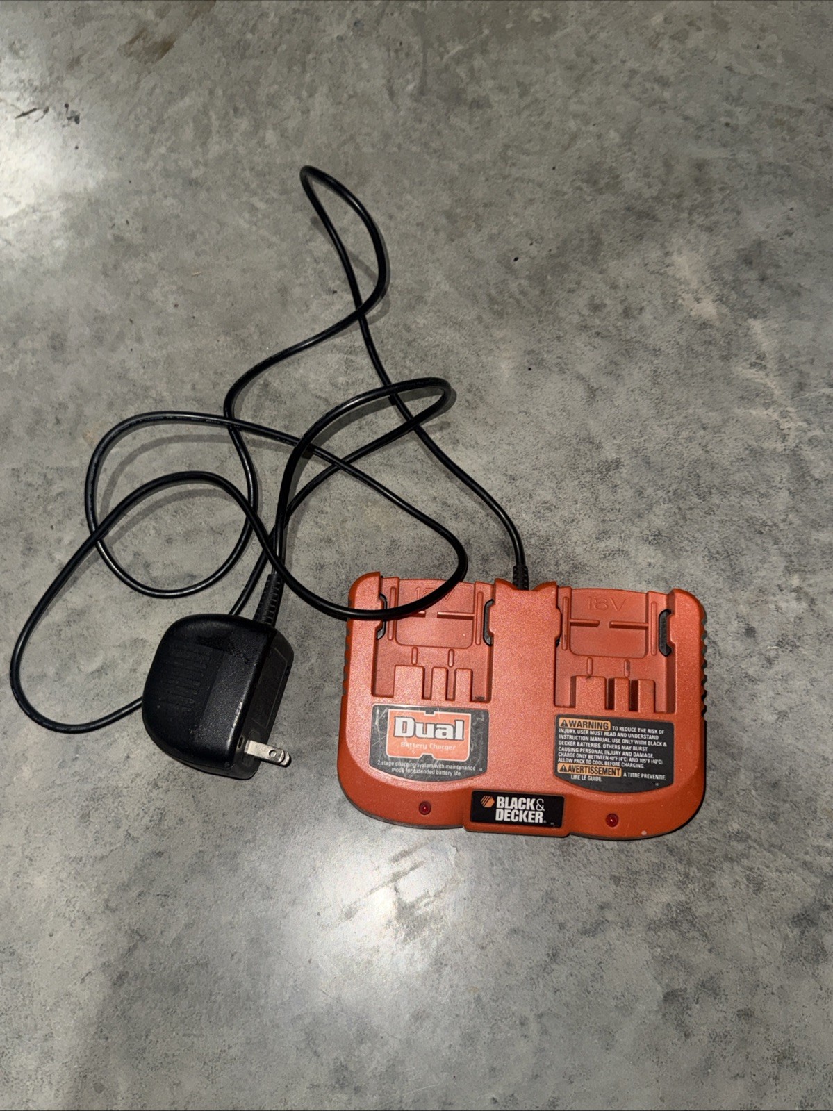 Black & Decker 18V Dual Battery Charger UD-18V2C Tested OEM