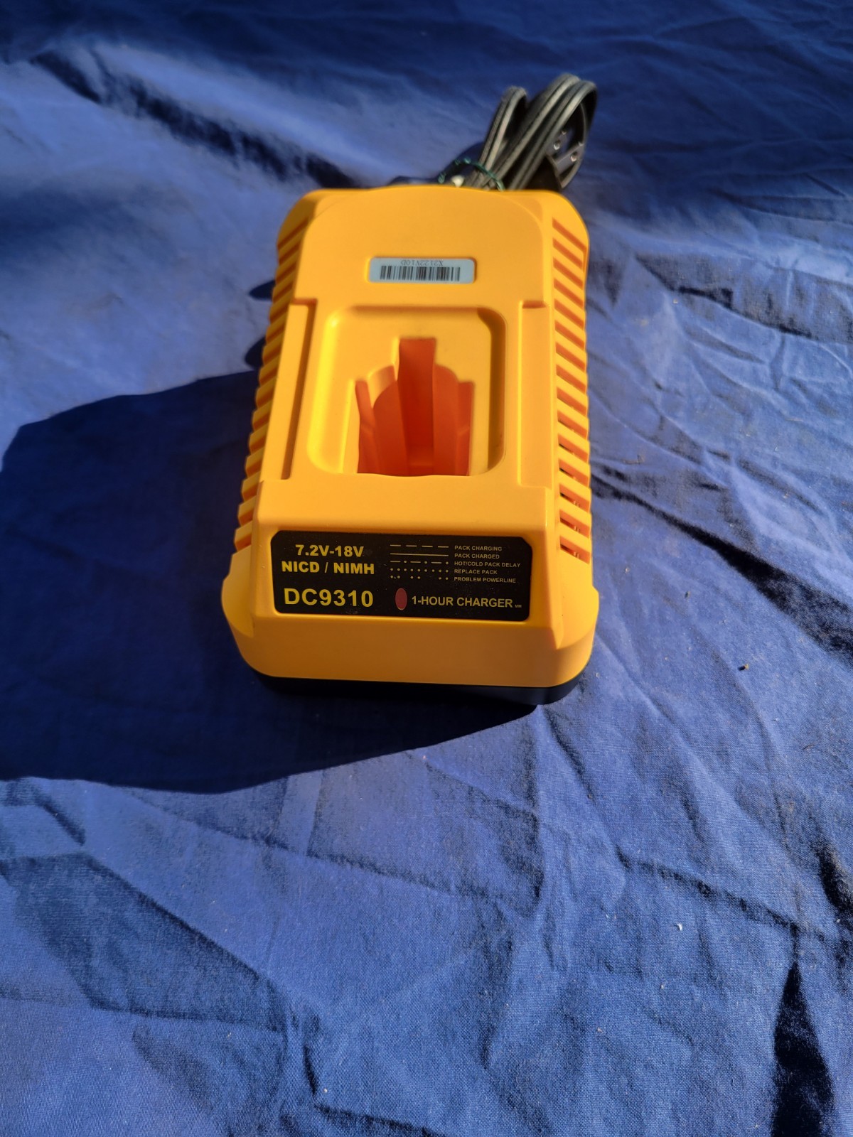 DeWalt DC9310 7.2V-18V NICD/NIMH/LI-ION Fast Charger