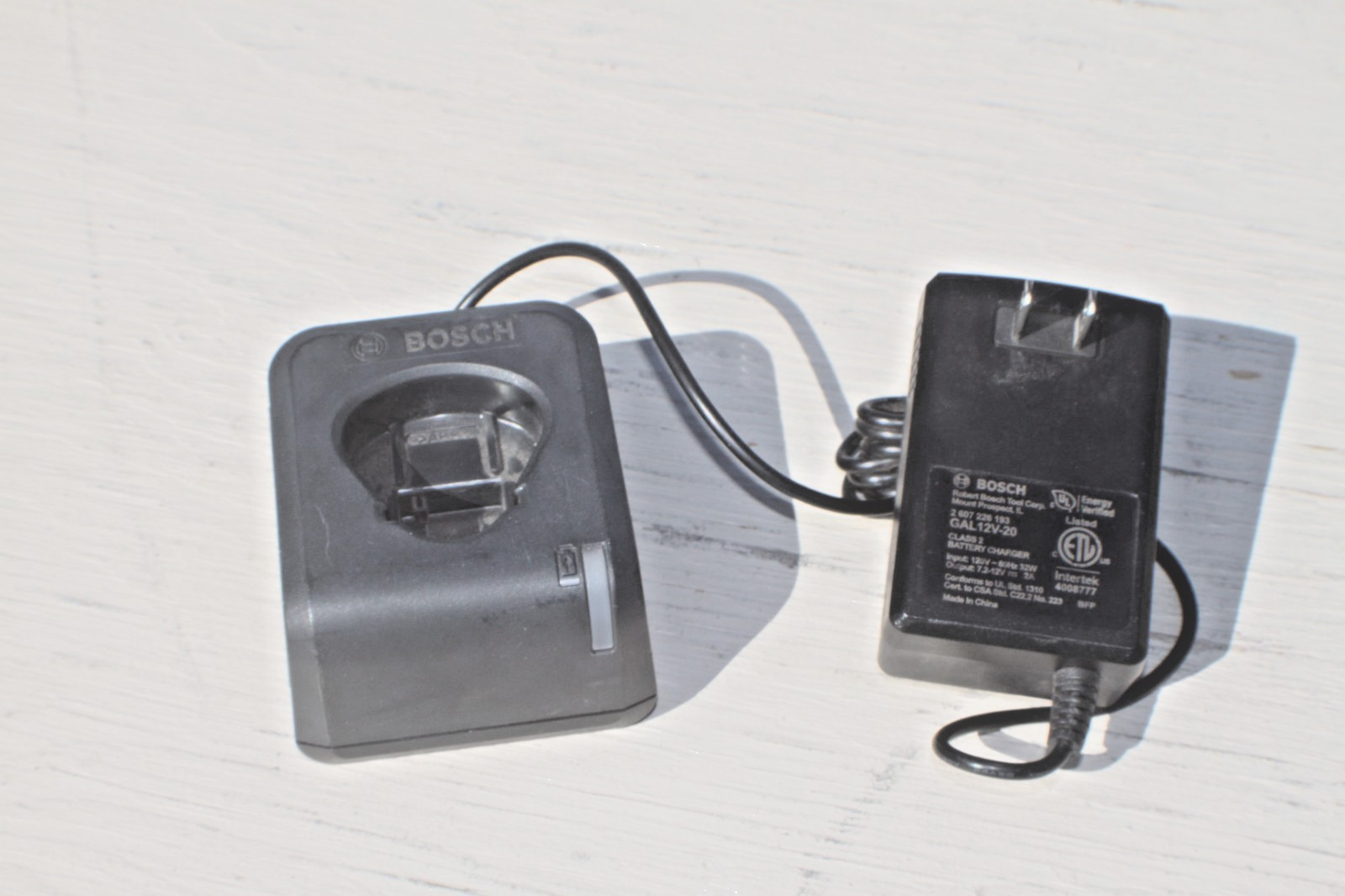 BOSCH – BATTERY CHARGER – GAL12V-20 – 12V – TESTED