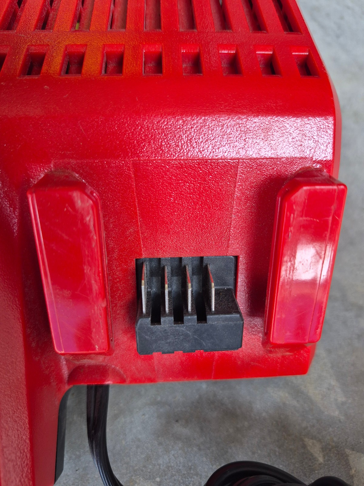 Milwaukee M18-M12 charger No. 48-59-1812