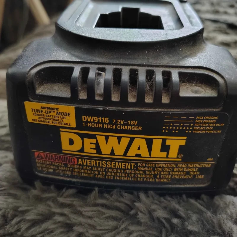Lot of 3 Dewalt Battery Chargers DW9116 DW9226 DC81102 18V 20V 12V OEM Equipment