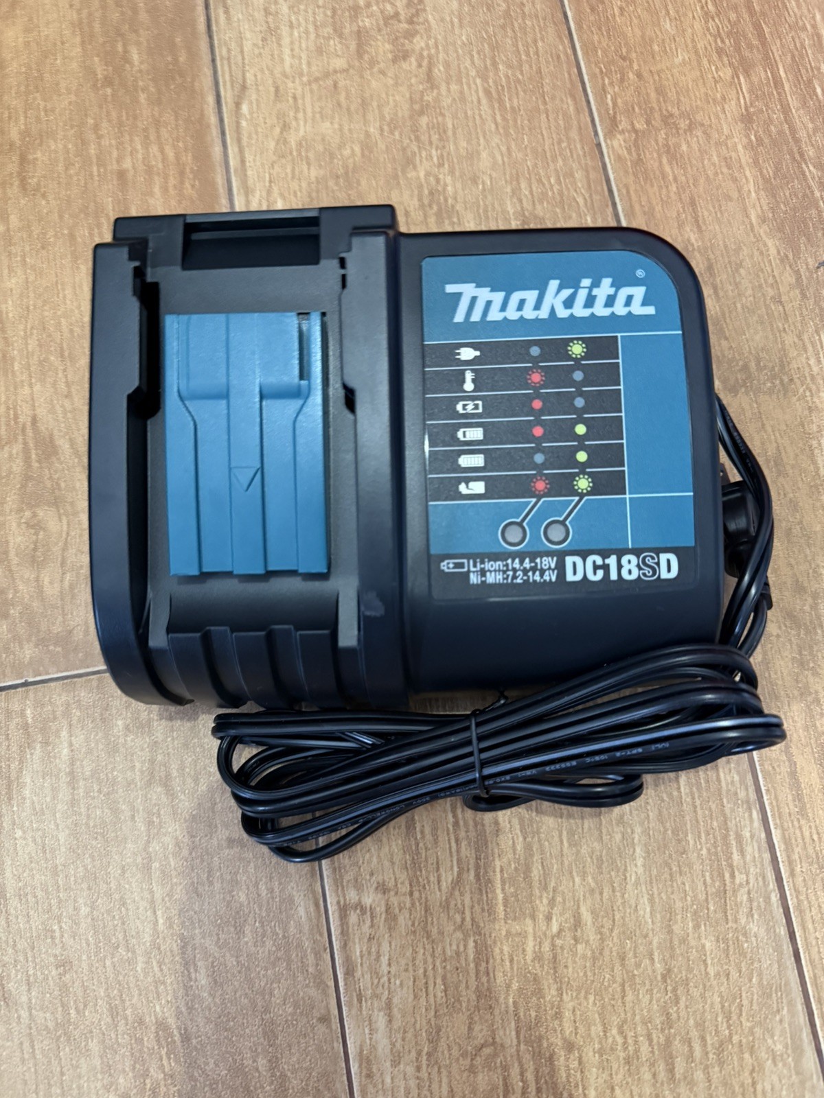 New DC18SD Makita Genuine 18V Battery Charger 18 Volt 4 BL1830, BL1840B, BL1850B