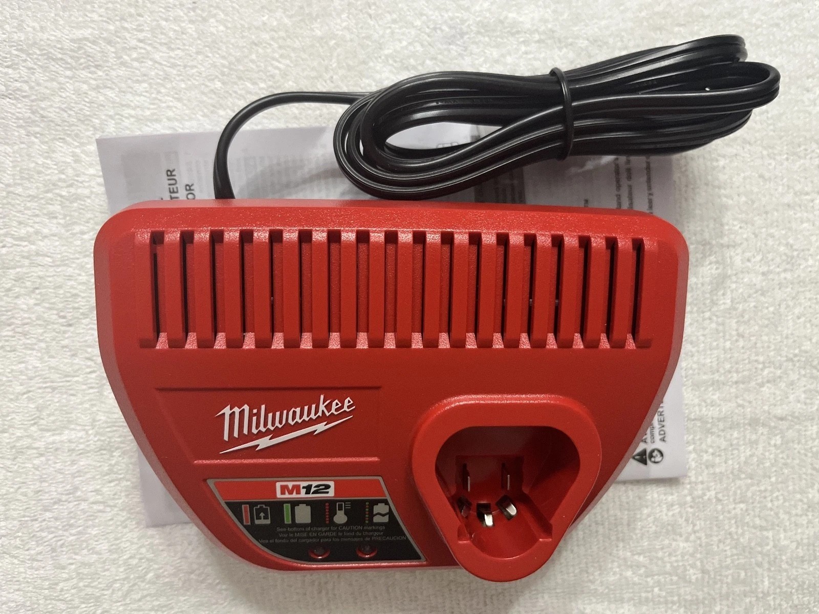 New Milwaukee M12 Battery Charger Genuine 48-59-2401 Lithium-Ion 12 Volt 12V