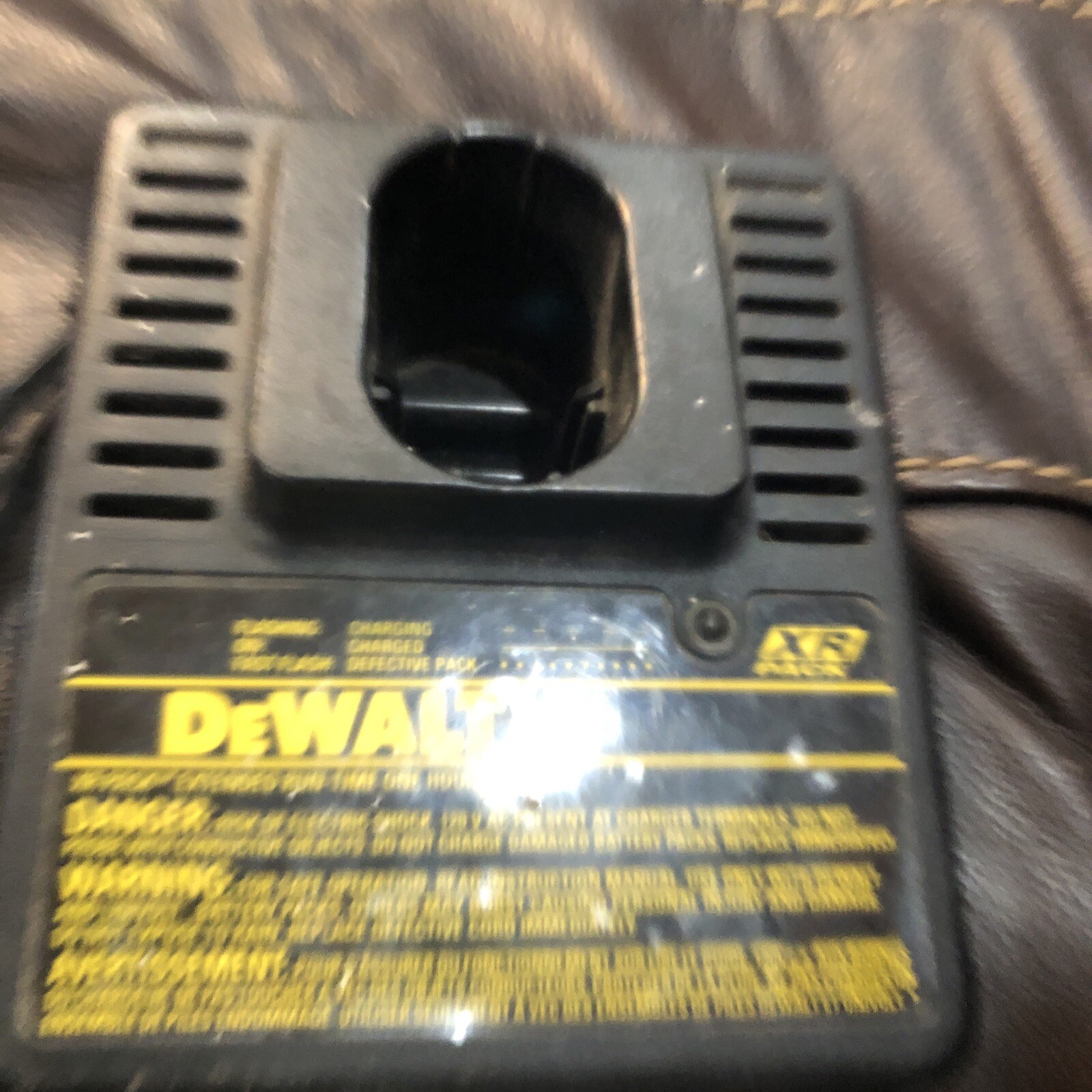 Dewalt Battery Charger DW9106 XR Pack Extended Run Time One Hour Charge