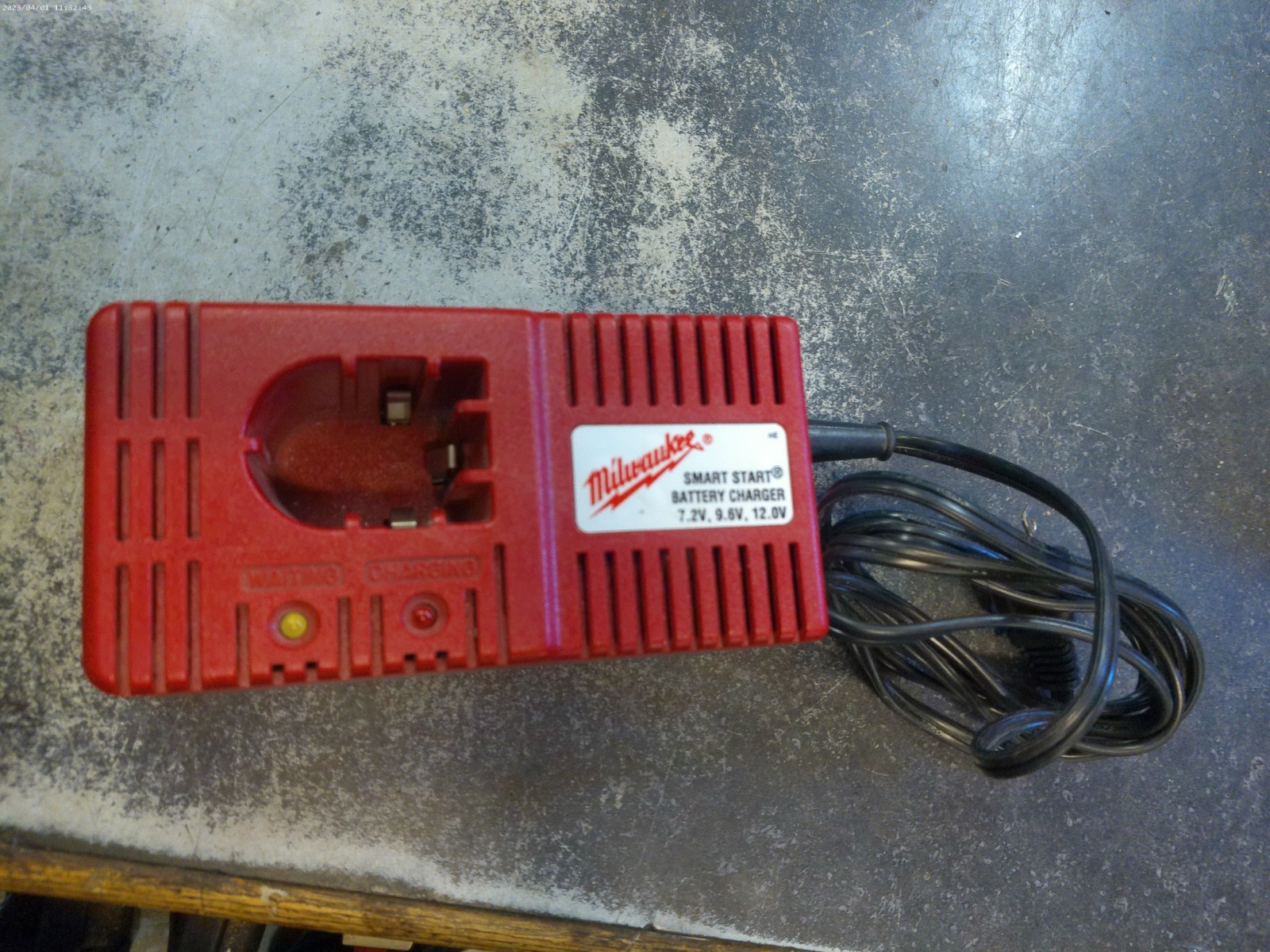 Milwaukee Battery Charger Smart Start 7.2 V 9.6 V 12V 48-59-0170 Tested Working