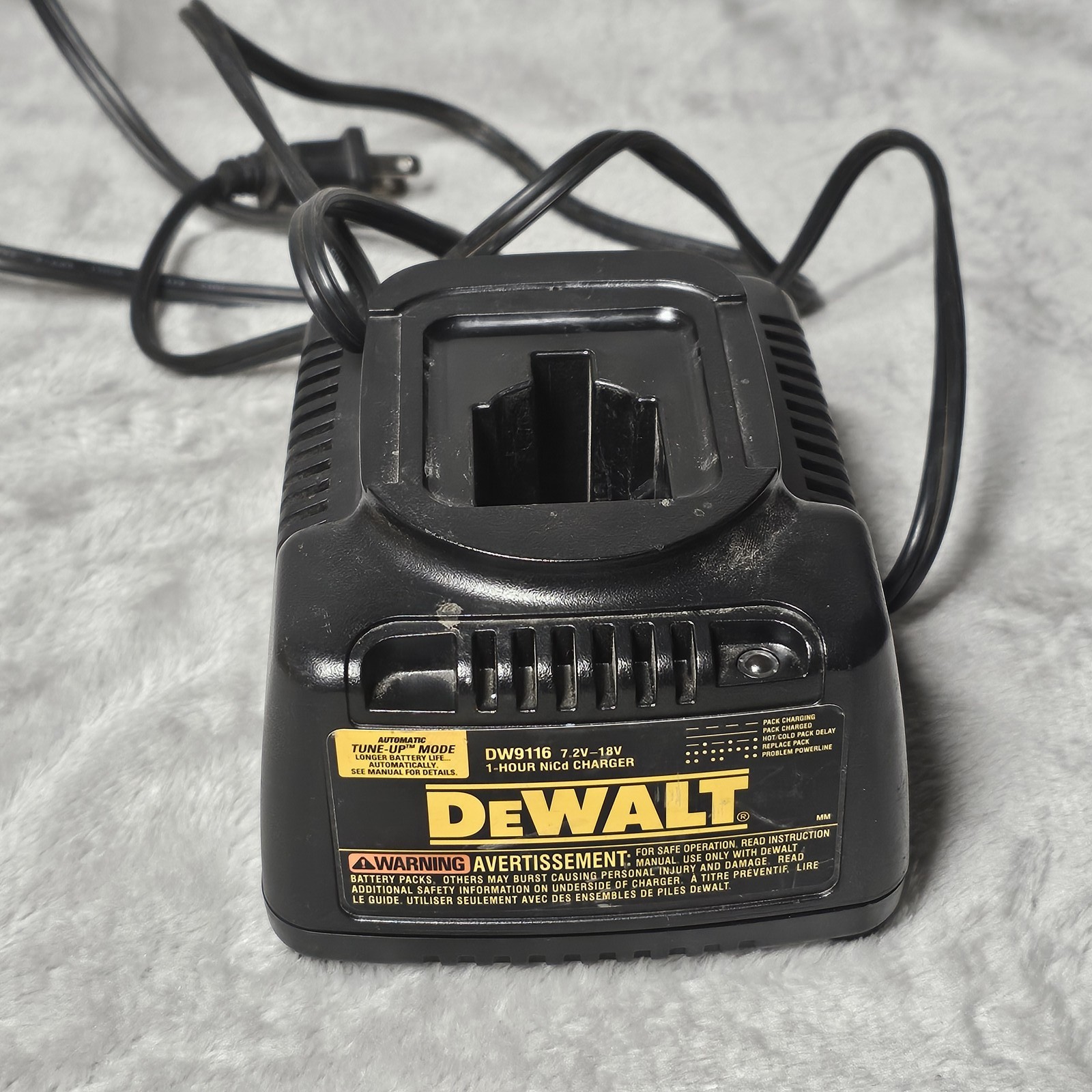 DEWALT DW9116 7.2V-18V 1-Hour NiCd Battery Charger – Tested