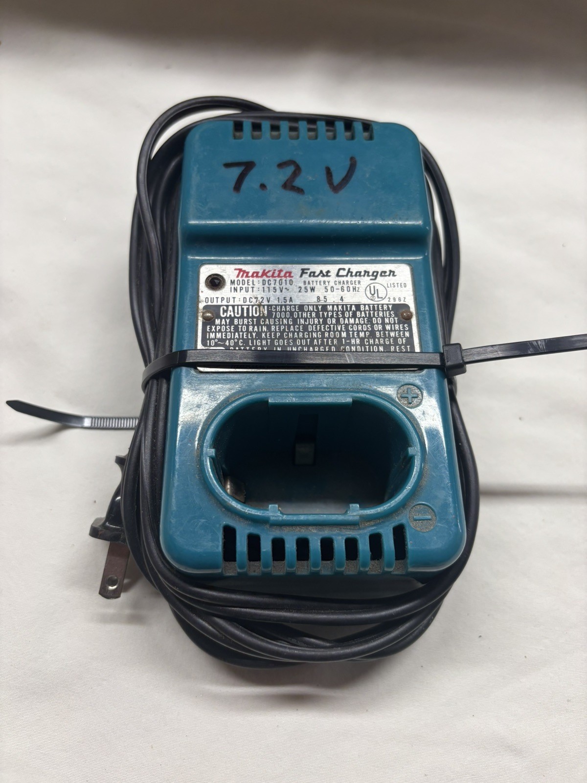 Makita Fast Charger Model DC7010 DC 7.2V Battery Charger
