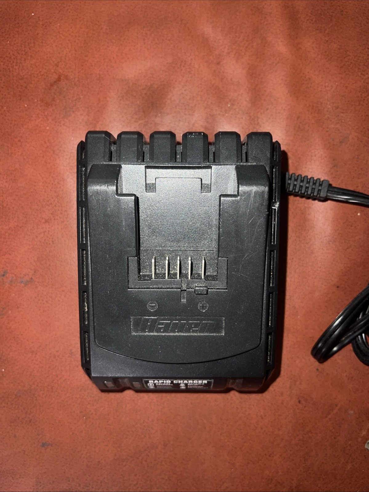BAUER (1704C-B) 20V 1.7A RAPID BATTERY CHARGER Red/black See Descr