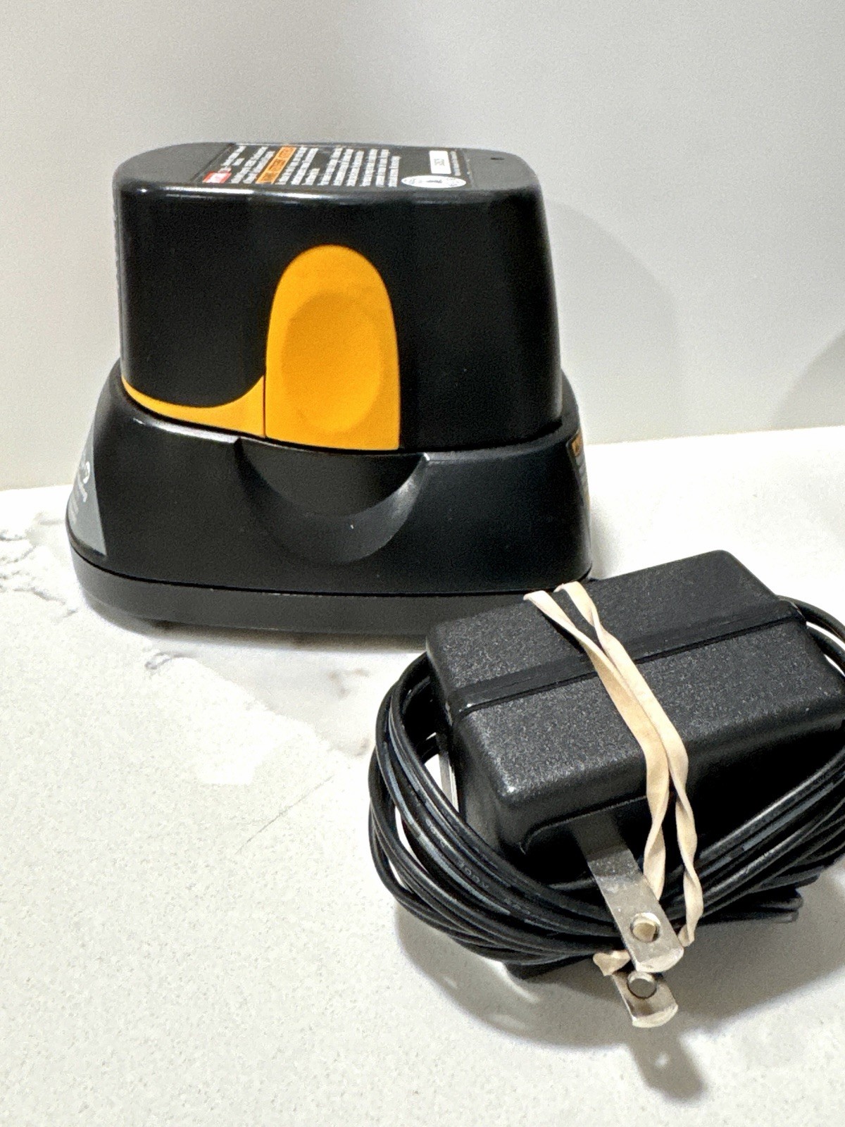Ryobi 7.2V Battery Charger 140295001 w/ 12V Battery 130269012 Tested Works