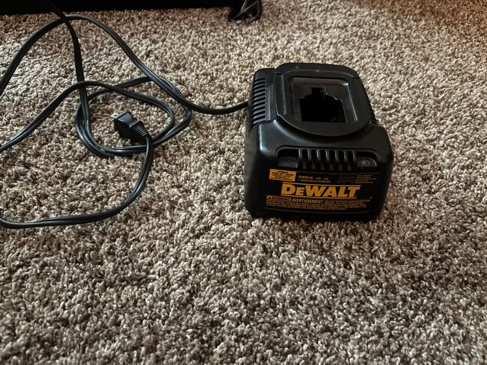 DeWalt DW9116 7.2V-18V NiCd Battery Charger OEM Genuine Works