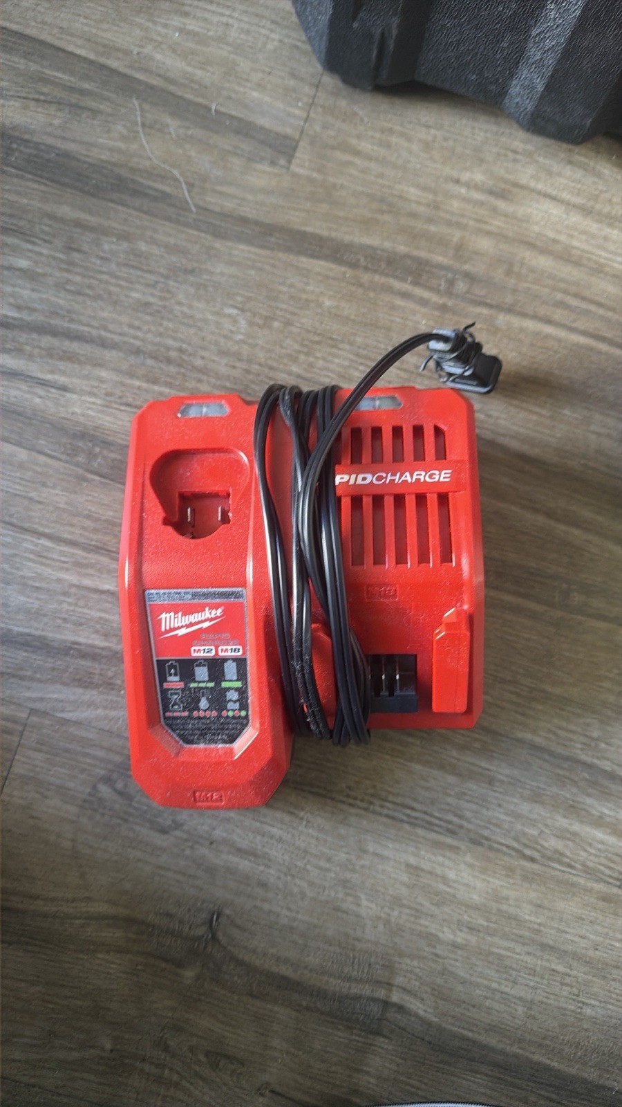 Milwaukee M18 18V Rapid/COOL-CYCLE Charger w/ Battery Included & PACKOUT Case
