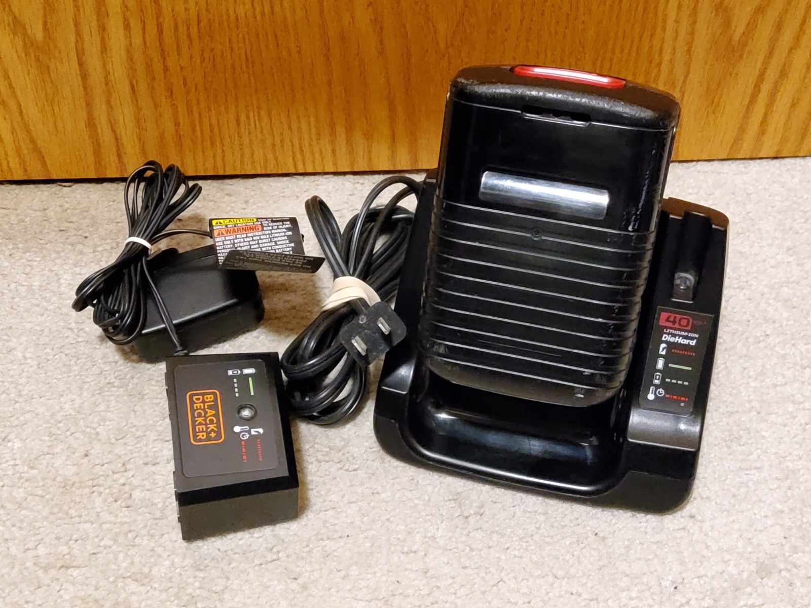 CRAFTSMAN 40V MAX Bundle Battery Chargers CMCB98024 New LCS436 + 2.5 Ah Battery