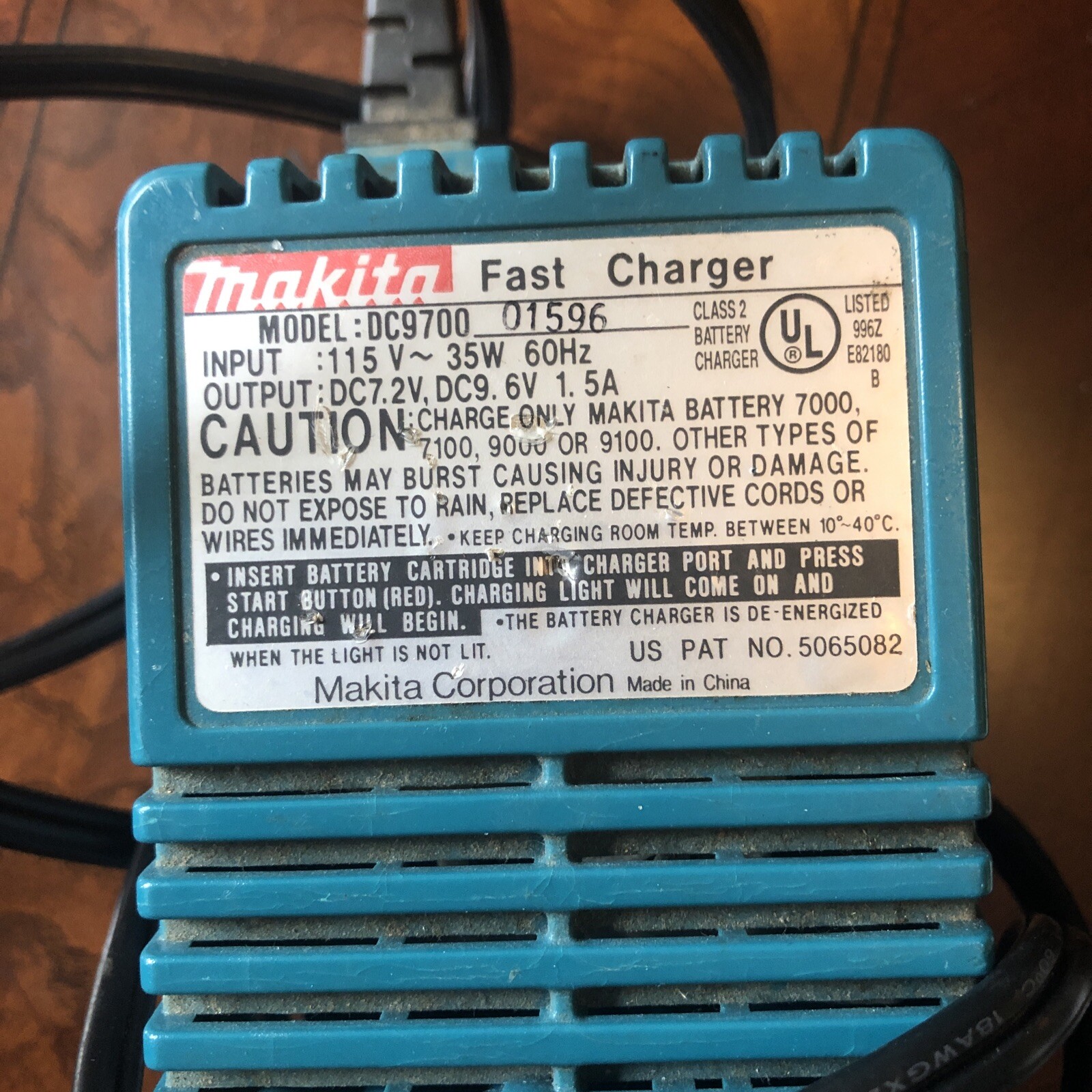 Makita DC9700A Battery Charger Blue Fast 115 Volt Charger Works Fast Shipping