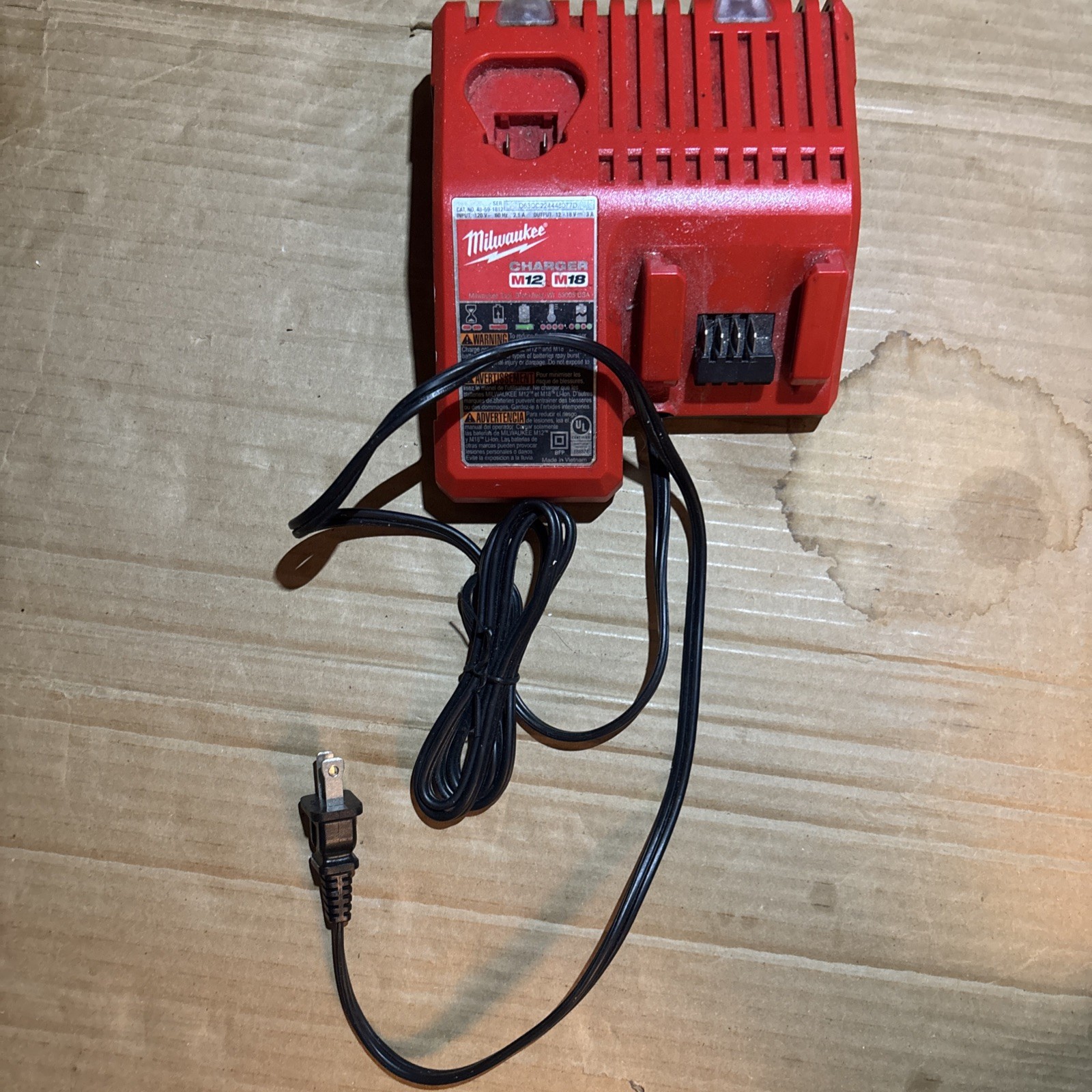 Genuine MILWAUKEE 48-59-1812 18V M12 / M18 LITHIUM ION CHARGER works